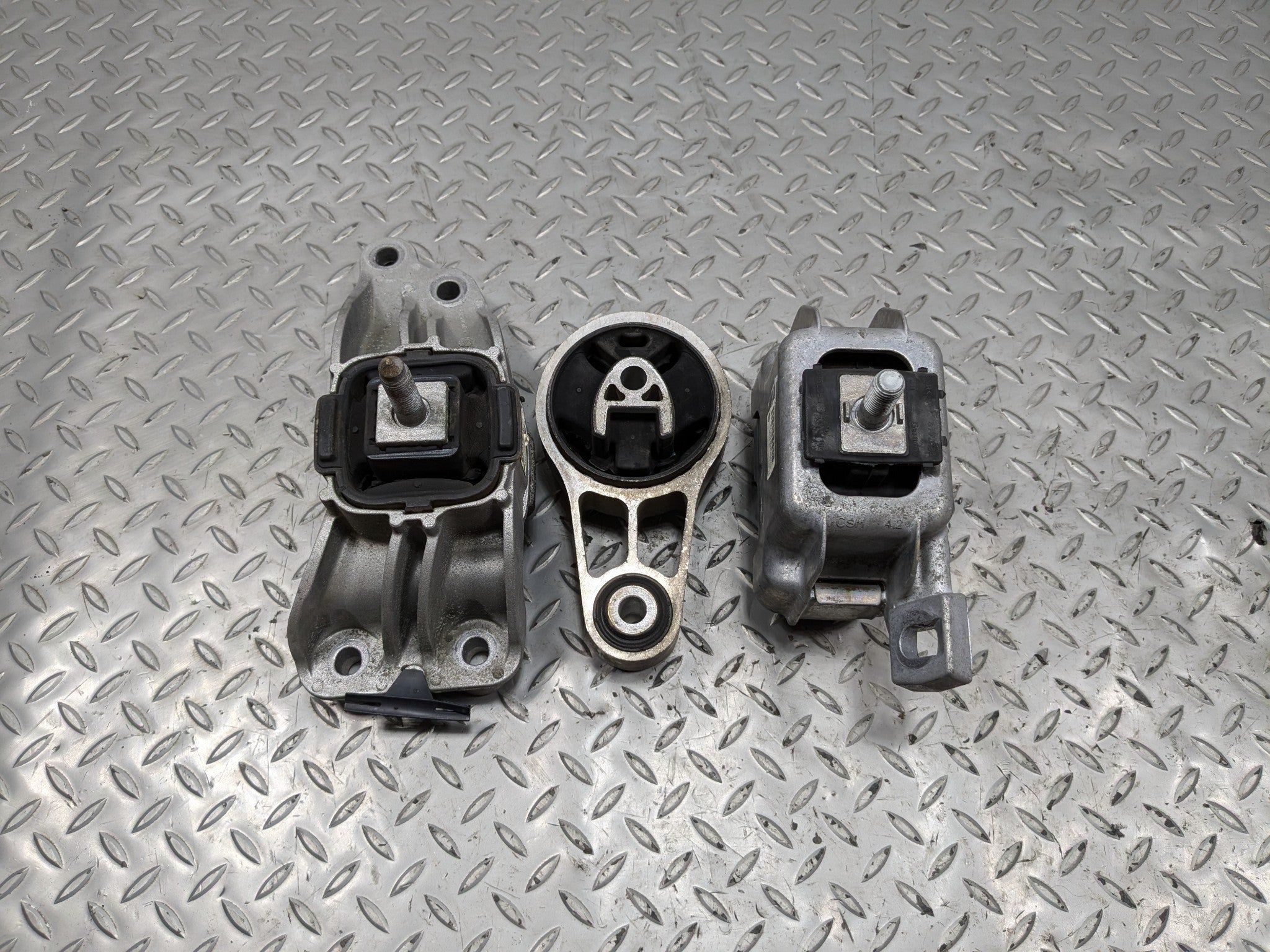 10 - 13 OEM MINI COOPER LEFT RIGHT SIDE AND REAR LOWER ENGINE MOUNT BRACKET SET