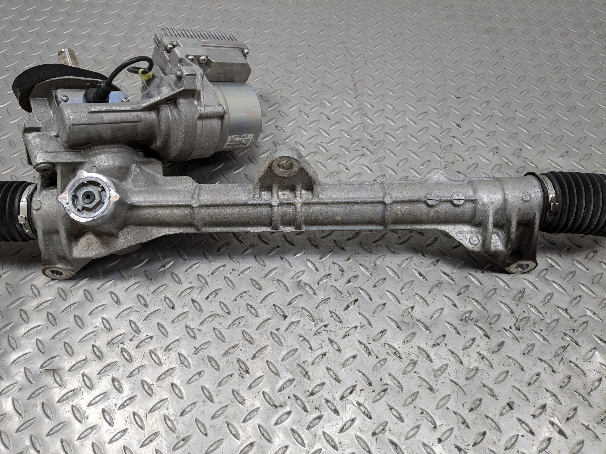 2010 - 2013 OEM MINI COOPER POWER STEERING GEAR RACK AND PINION ASSEMBLY