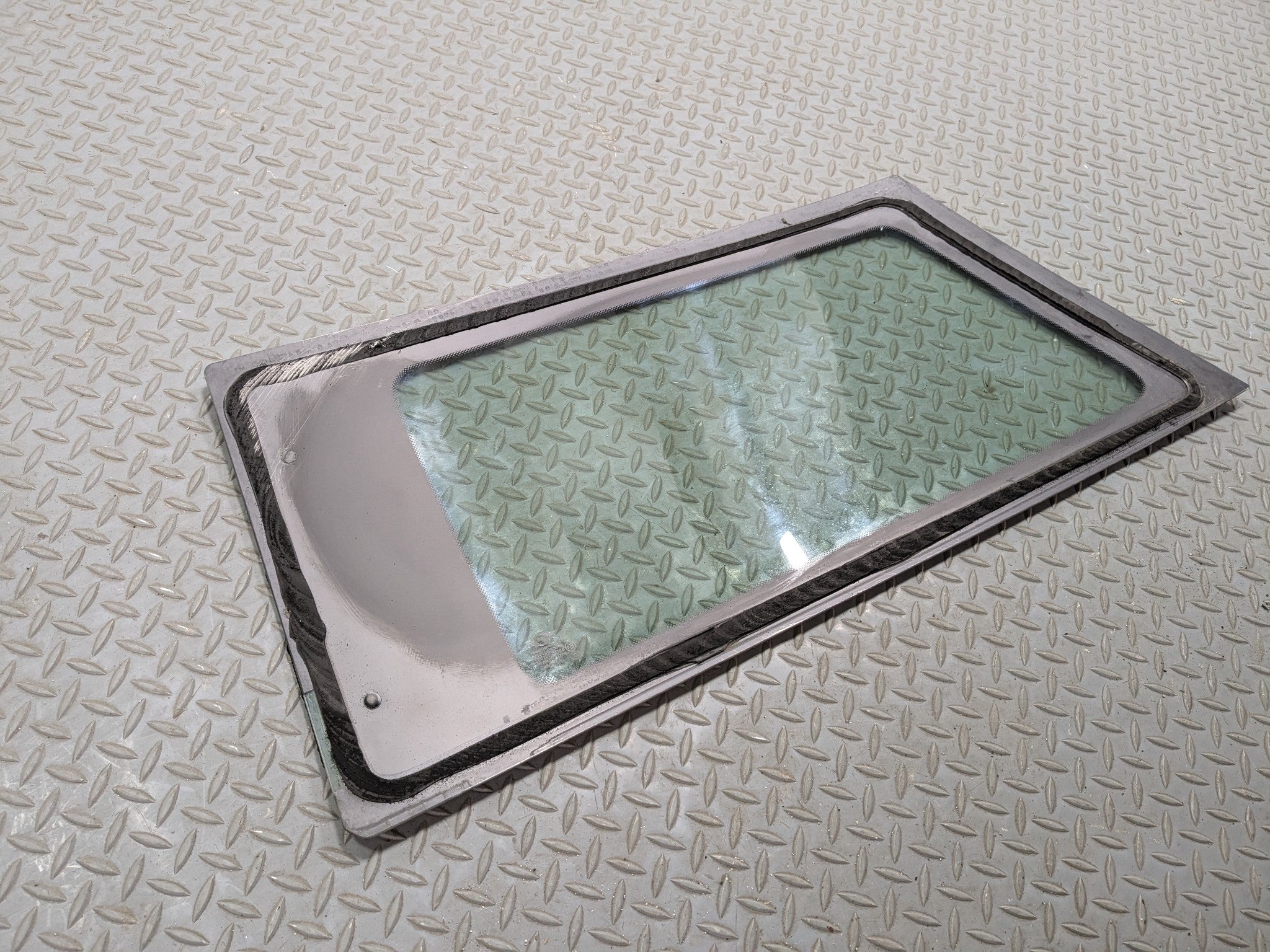 2010 - 2013 OEM MINI COOPER REAR RIGHT PASSENGER SIDE QUARTER WINDOW GLASS HT