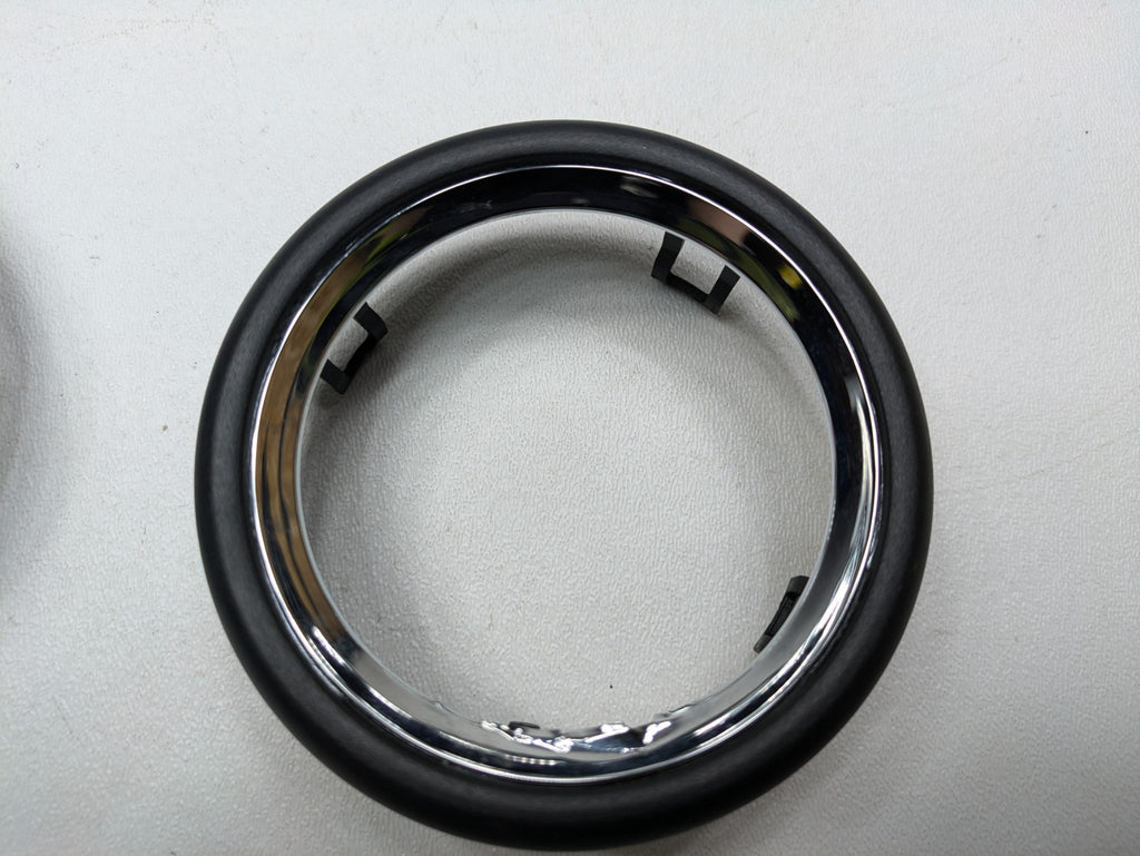 10 - 13 OEM MINI COOPER FRONT RIGHT PASSENGER SIDE AIR VENT BEZEL TRIM PANEL SET