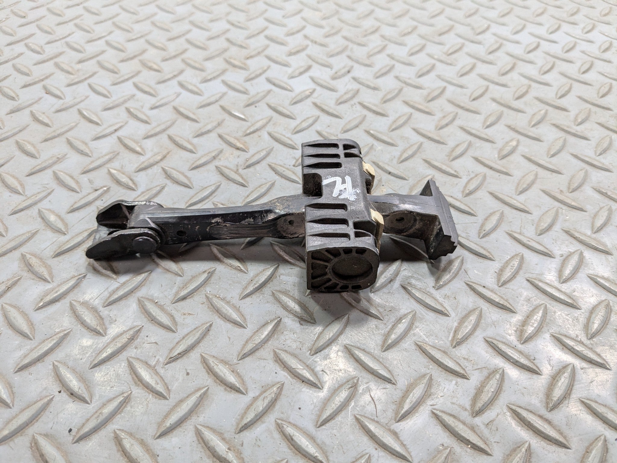 2010 - 2013 OEM MINI COOPER FRONT LEFT DRIVER SIDE CHECK STRAP DOOR STOPPER