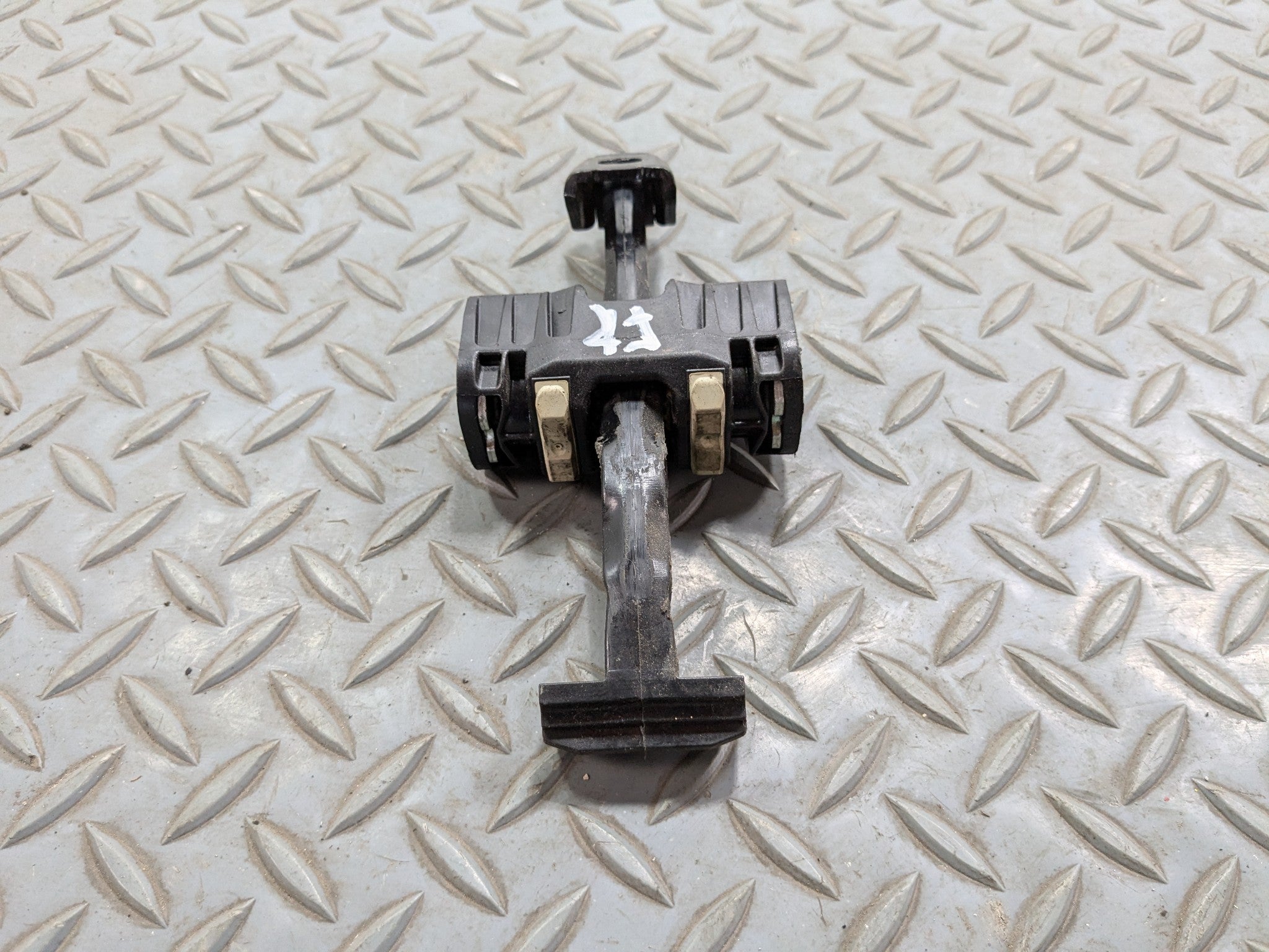 2010 - 2013 OEM MINI COOPER FRONT RIGHT PASSENGER SIDE CHECK STRAP DOOR STOPPER