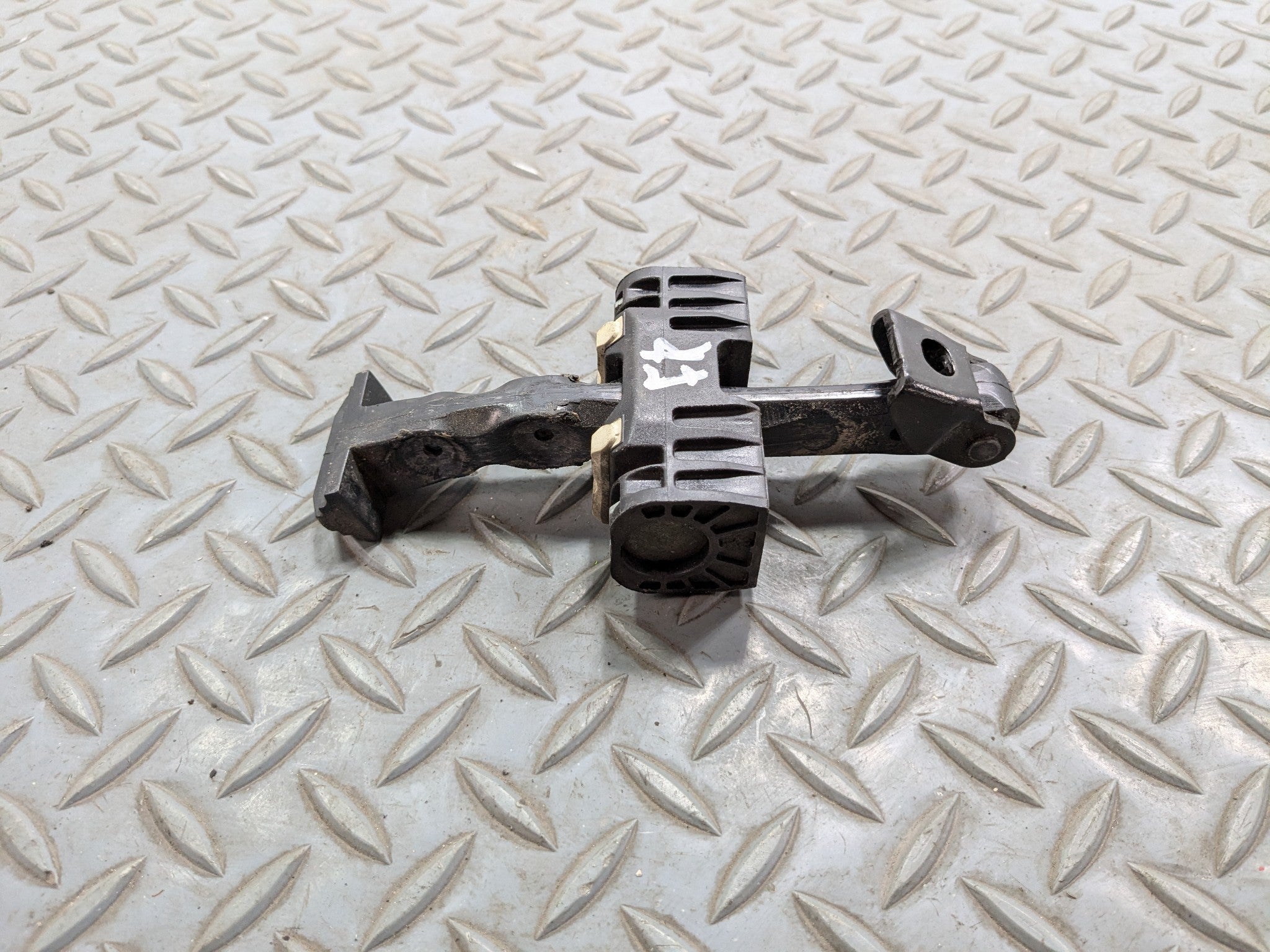 2010 - 2013 OEM MINI COOPER FRONT RIGHT PASSENGER SIDE CHECK STRAP DOOR STOPPER