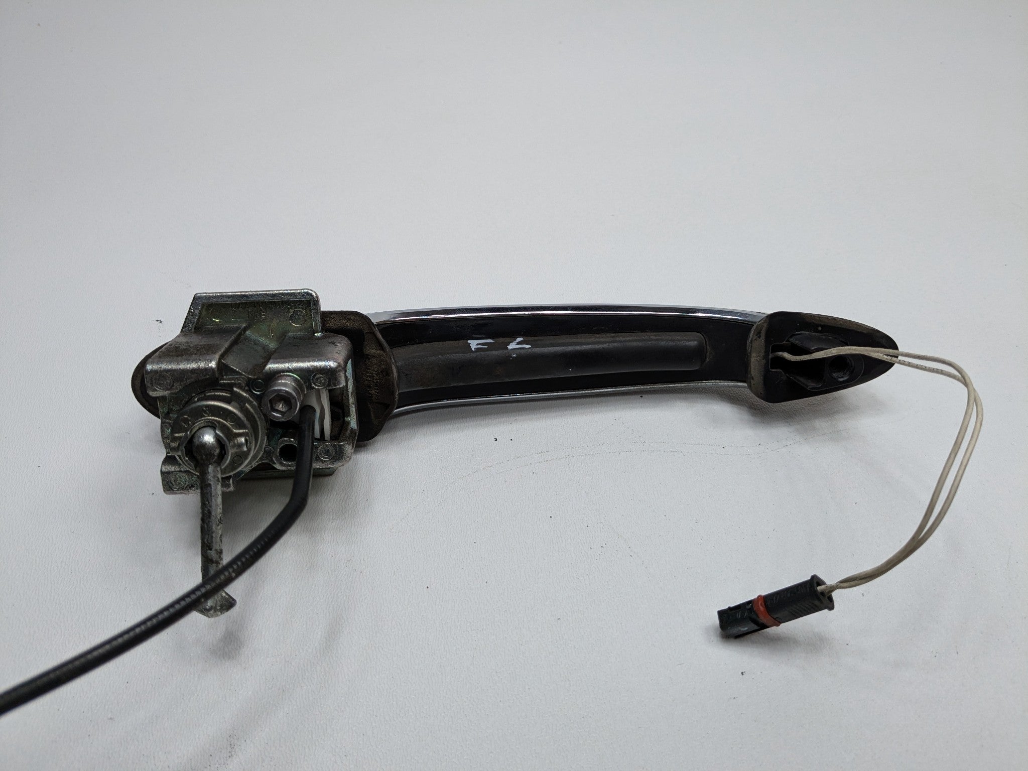 2010 - 2013 OEM MINI COOPER LEFT DRIVER EXTERIOR DOOR HANDLE ASSEMBLY CHROME