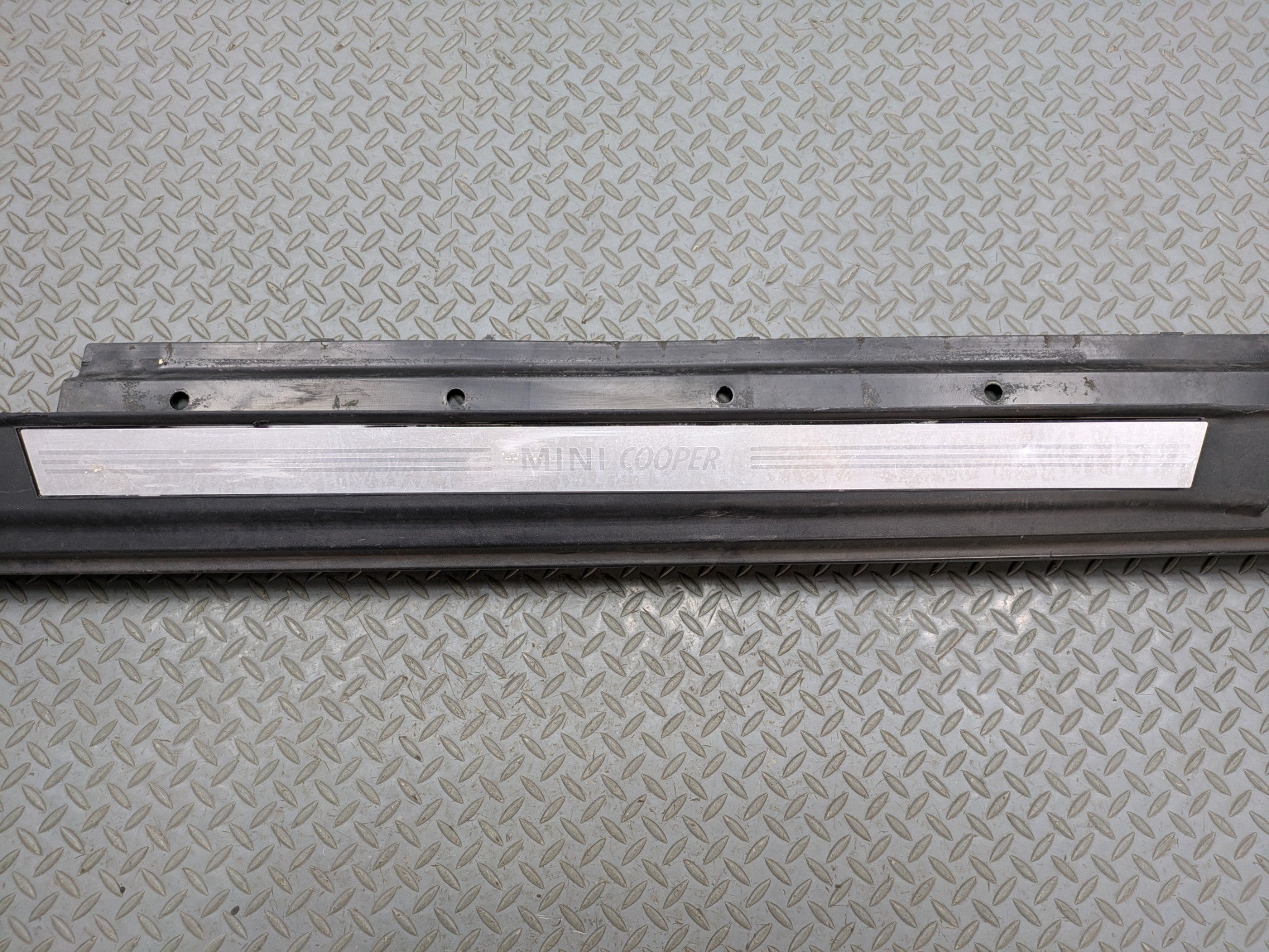 10 - 13 OEM MINI COOPER LEFT DRIVER SIDE SKIRT ROCKER PANEL BODY MOLDING TRIM