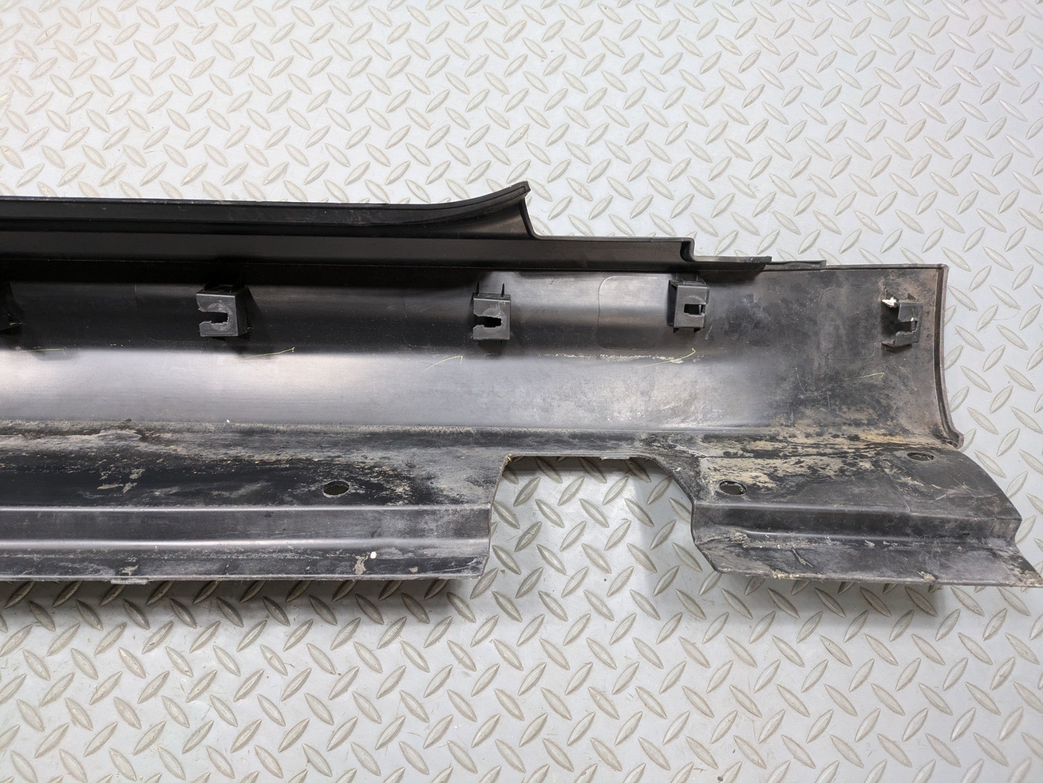 10 - 13 OEM MINI COOPER LEFT DRIVER SIDE SKIRT ROCKER PANEL BODY MOLDING TRIM