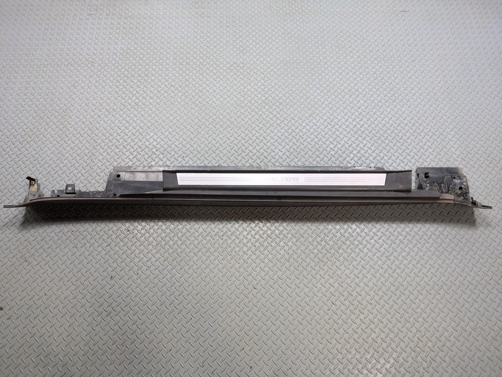 2010 - 2013 OEM MINI COOPER RIGHT SIDE SKIRT ROCKER PANEL BODY MOLDING TRIM