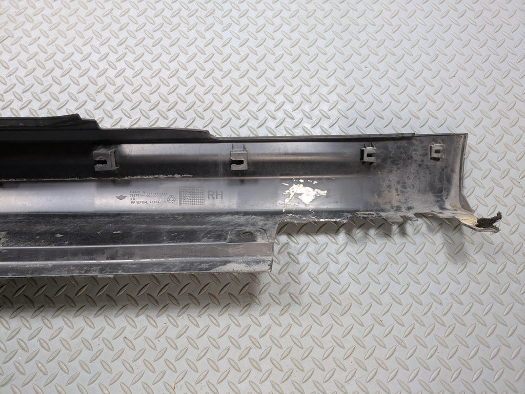 2010 - 2013 OEM MINI COOPER RIGHT SIDE SKIRT ROCKER PANEL BODY MOLDING TRIM