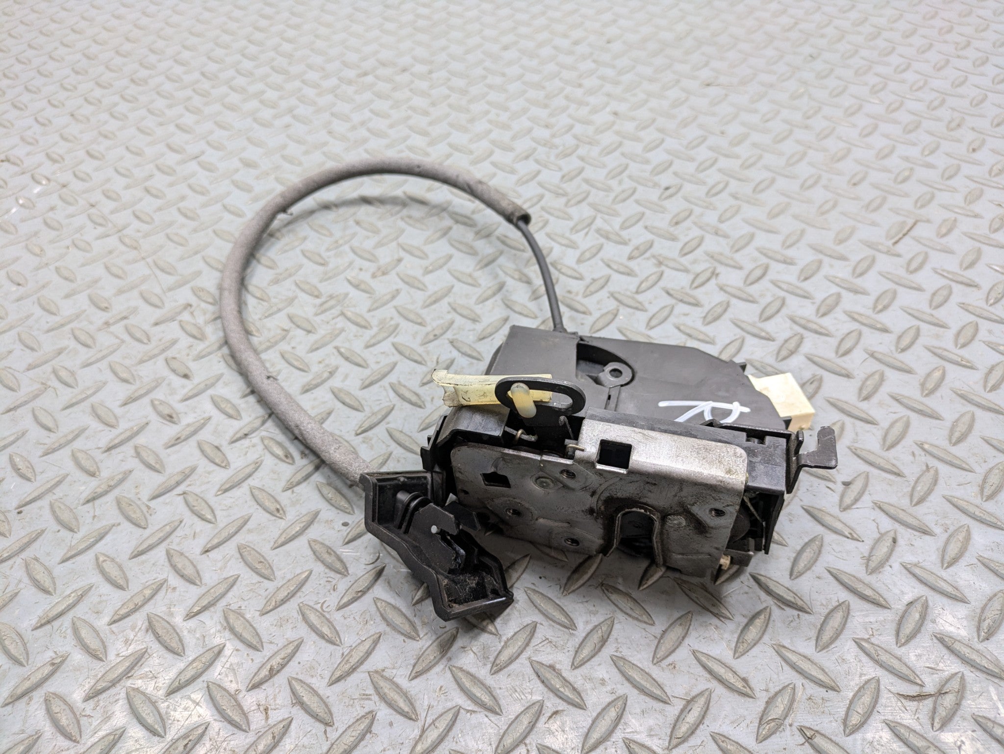 2010 - 2013 OEM MINI COOPER FRONT RIGHT PASSENGER SIDE DOOR LATCH LOCK ACTUATOR