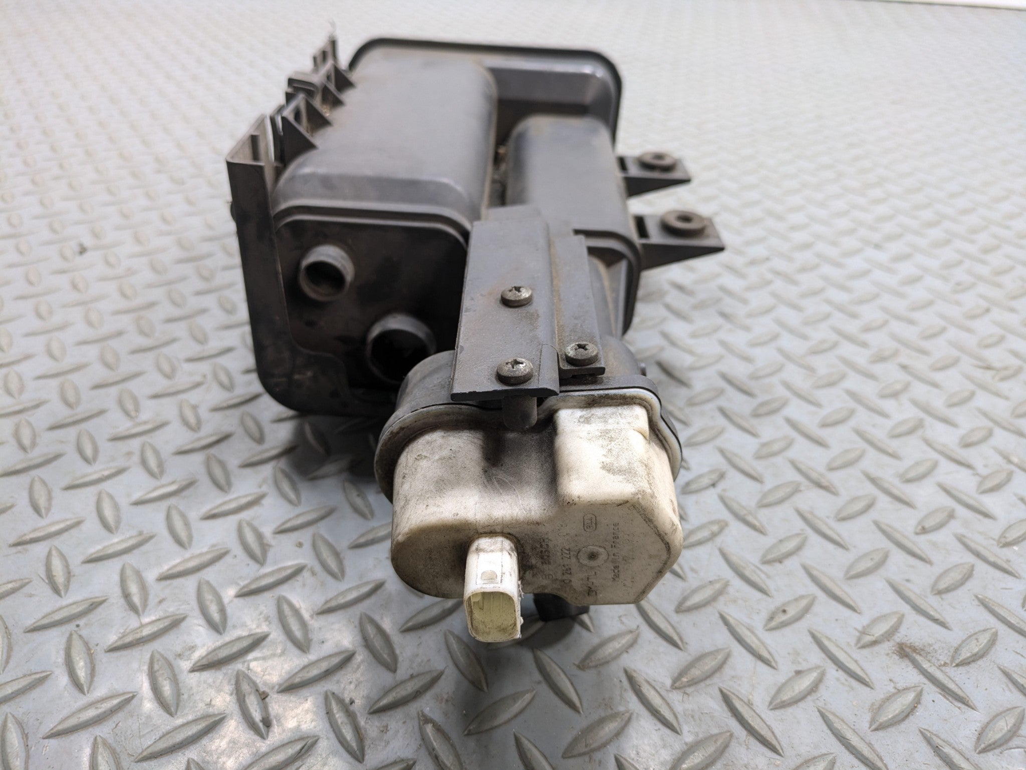 2010 - 2013 OEM MINI COOPER FUEL EVAPORATOR VAPOR CHARCOAL CANISTER