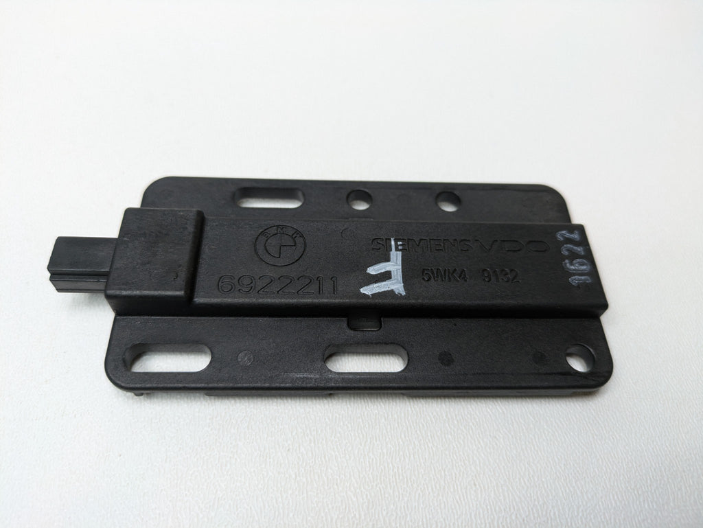 2010 - 2013 OEM MINI COOPER FRONT RIGHT SIDE KEYLESS ENTRY ANTENNA ACCESS