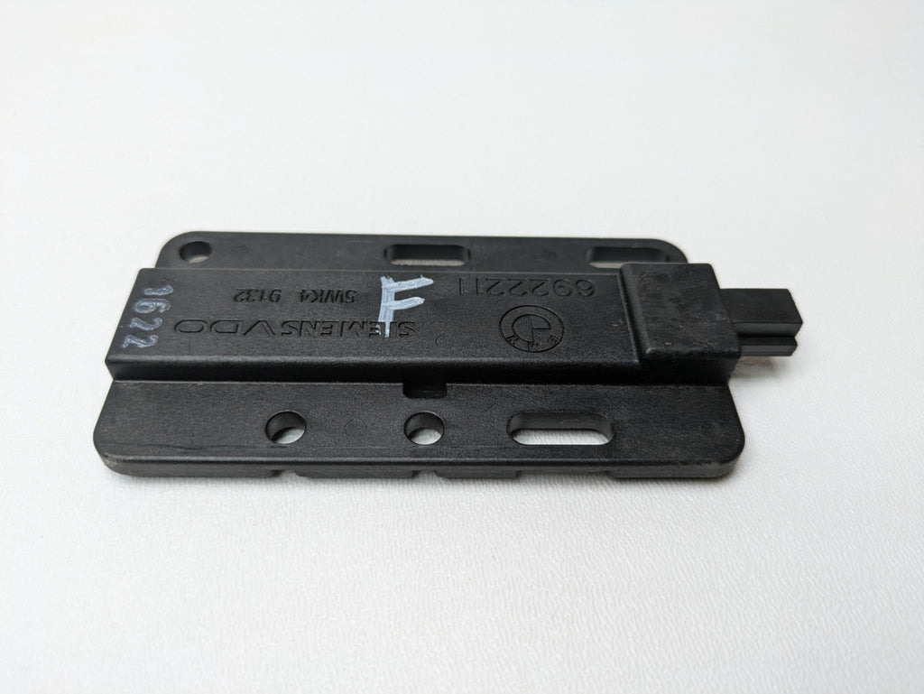 2010 - 2013 OEM MINI COOPER FRONT RIGHT SIDE KEYLESS ENTRY ANTENNA ACCESS