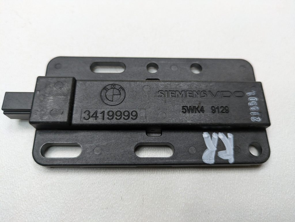 2010 - 2013 OEM MINI COOPER REAR RIGHT SIDE KEYLESS ENTRY ANTENNA ACCESS