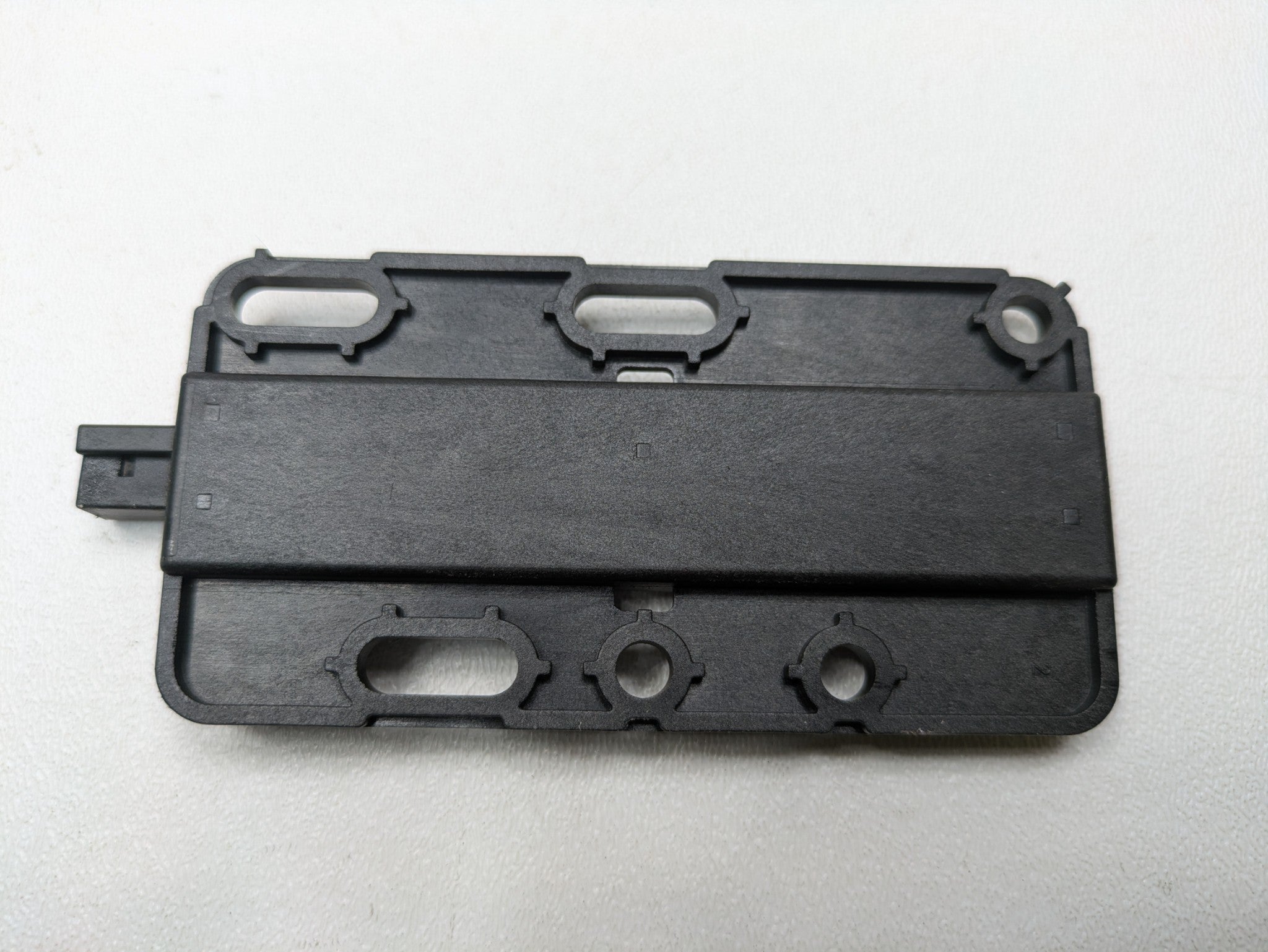 2010 - 2013 OEM MINI COOPER REAR RIGHT SIDE KEYLESS ENTRY ANTENNA ACCESS