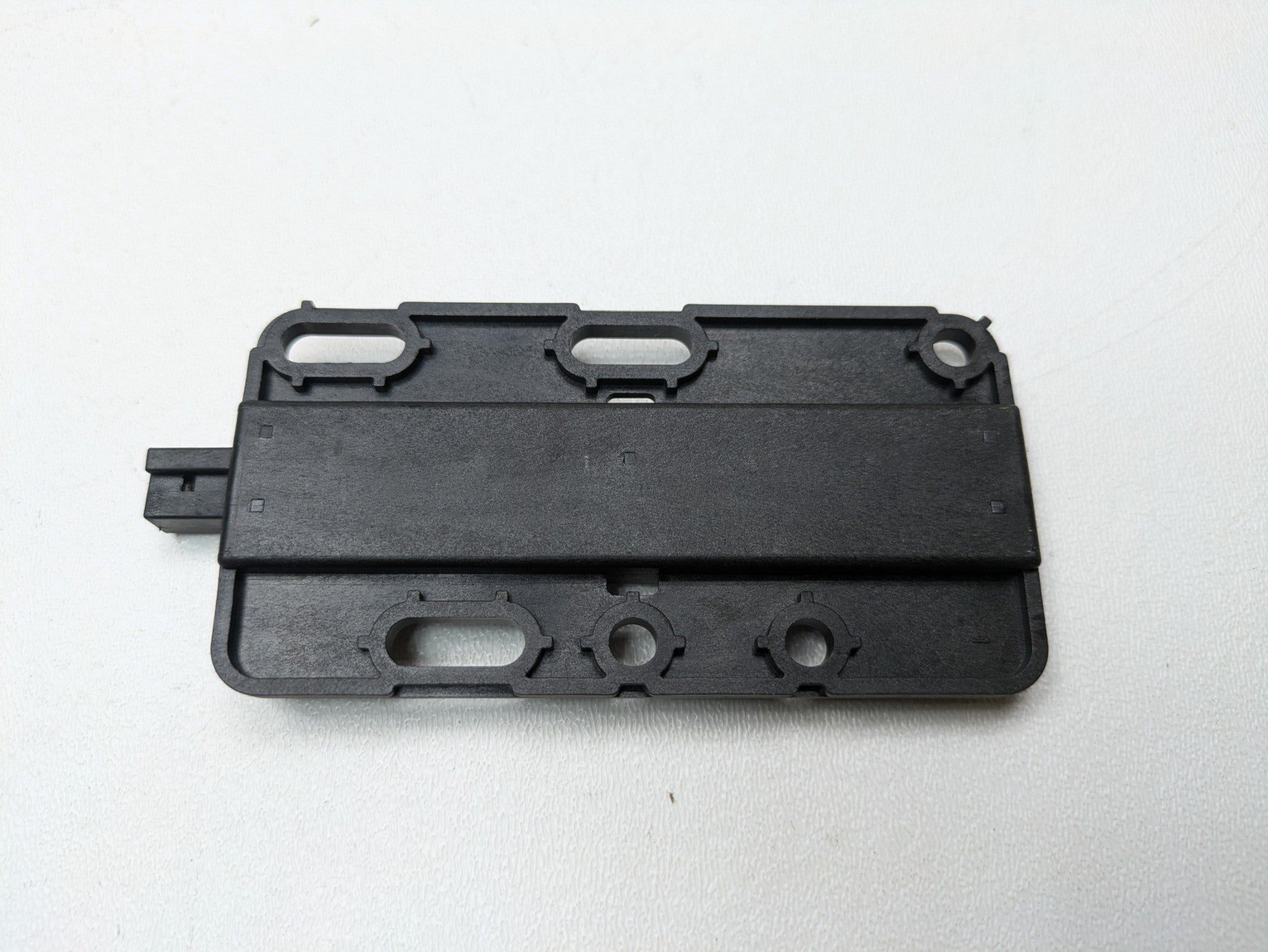 2010 - 2013 OEM MINI COOPER REAR LEFT DRIVER SIDE KEYLESS ENTRY ANTENNA ACCESS