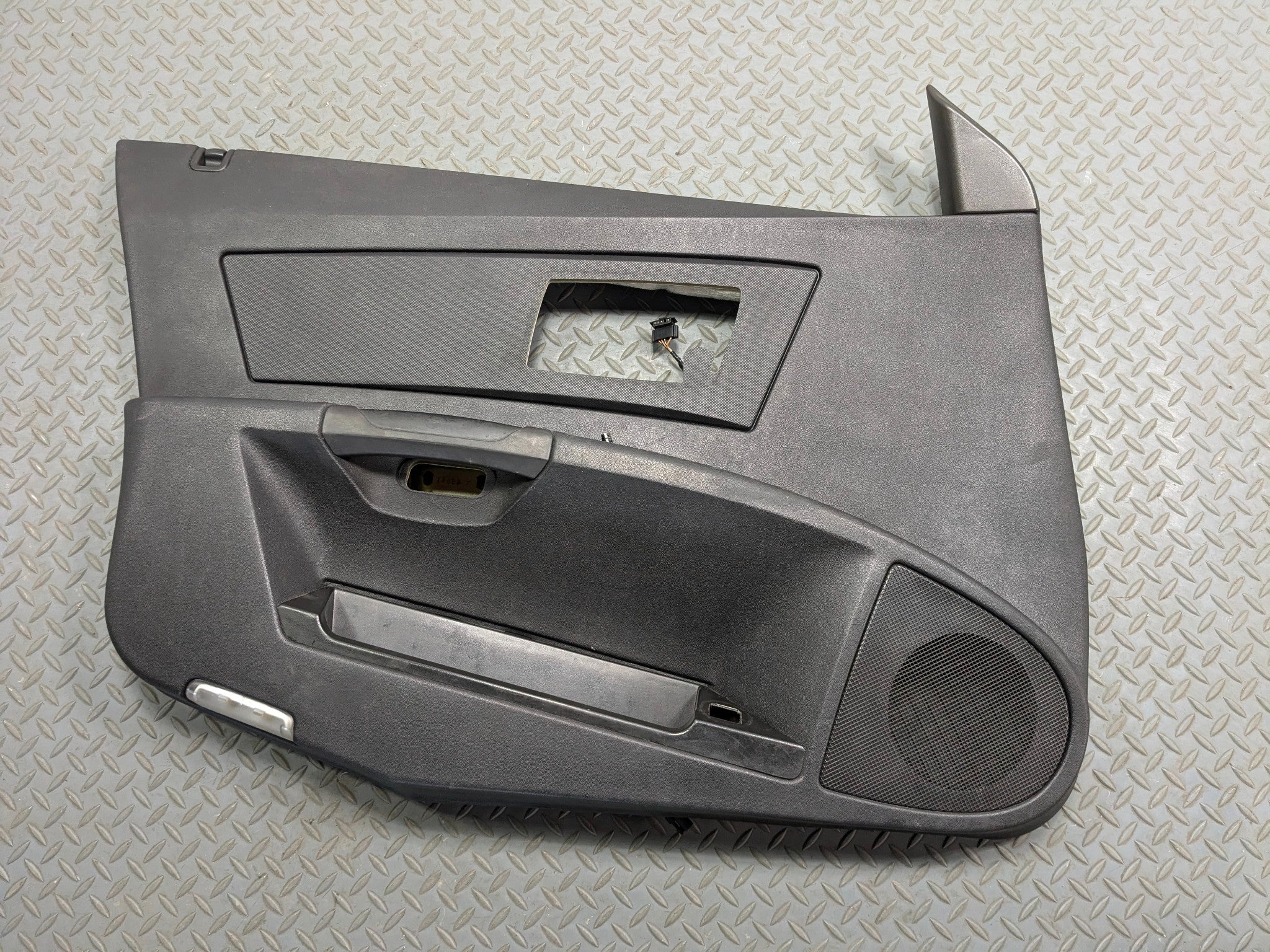 2005 - 2007 OEM CADILLAC CTS FRONT LEFT DRIVER SIDE INTERIOR DOOR TRIM PANEL