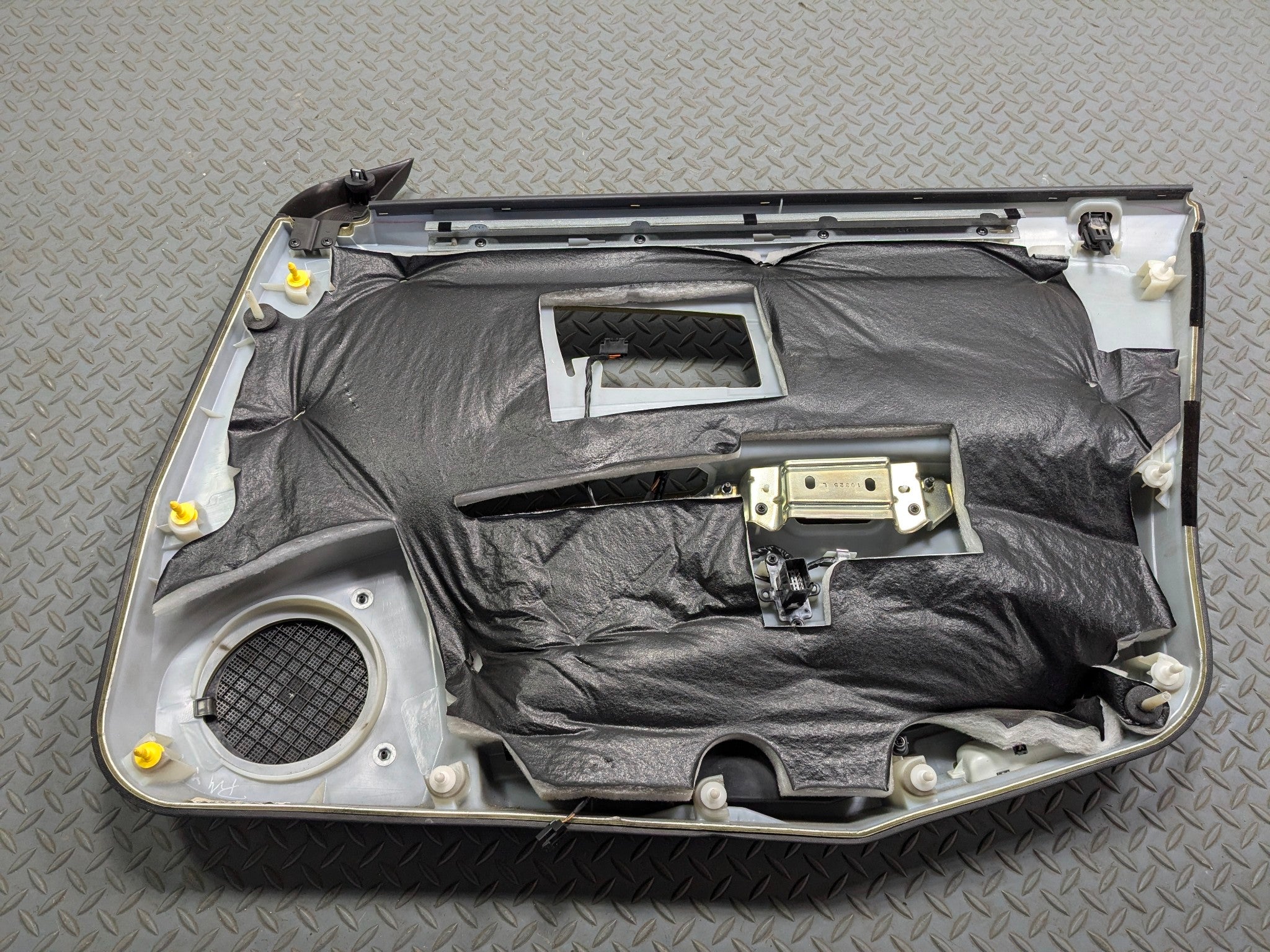 2005 - 2007 OEM CADILLAC CTS FRONT LEFT DRIVER SIDE INTERIOR DOOR TRIM PANEL