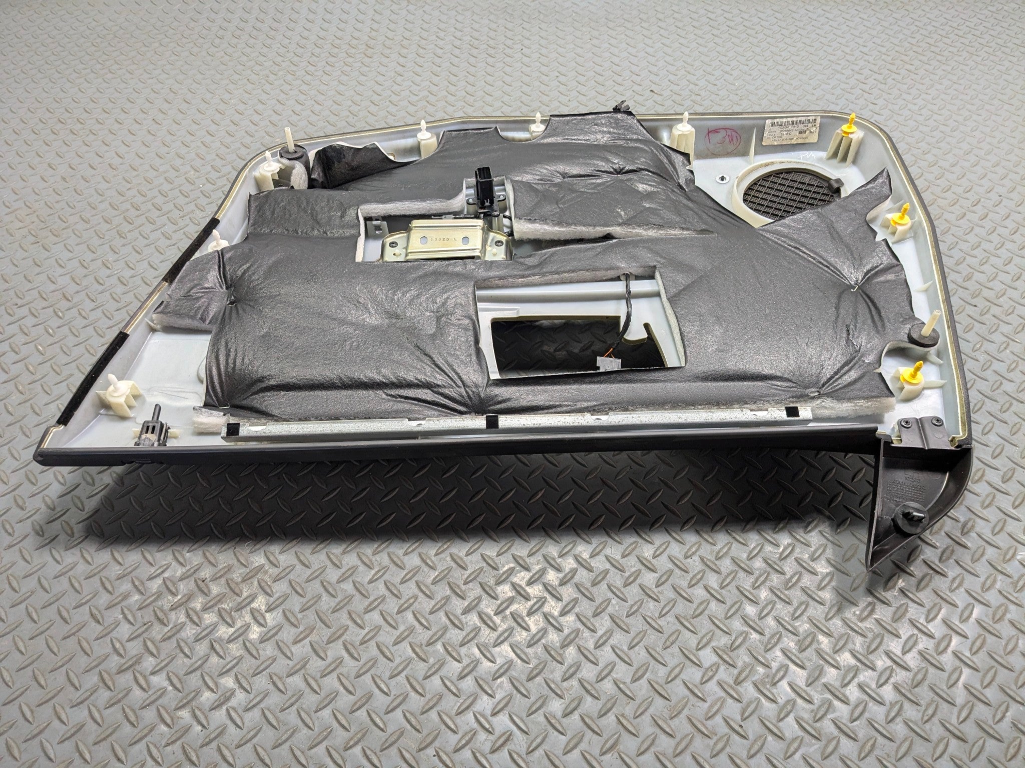 2005 - 2007 OEM CADILLAC CTS FRONT LEFT DRIVER SIDE INTERIOR DOOR TRIM PANEL