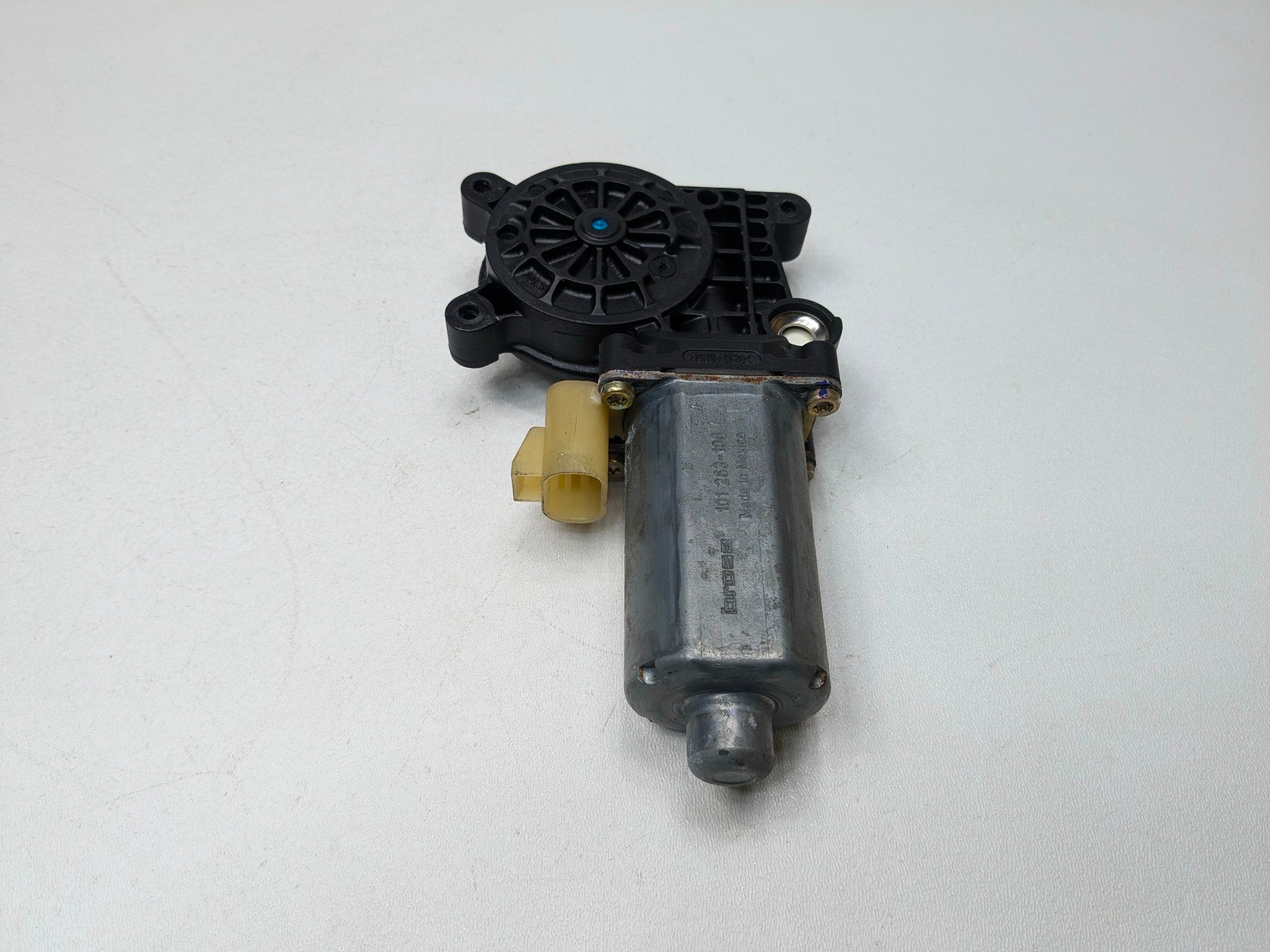 2005 - 2007 OEM CADILLAC CTS REAR RIGHT PASSENGER SIDE POWER WINDOW MOTOR