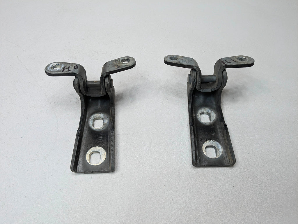 05 - 07 OEM CADILLAC CTS FRONT LEFT DRIVER SIDE UPPER AND LOWER DOOR HINGE SET