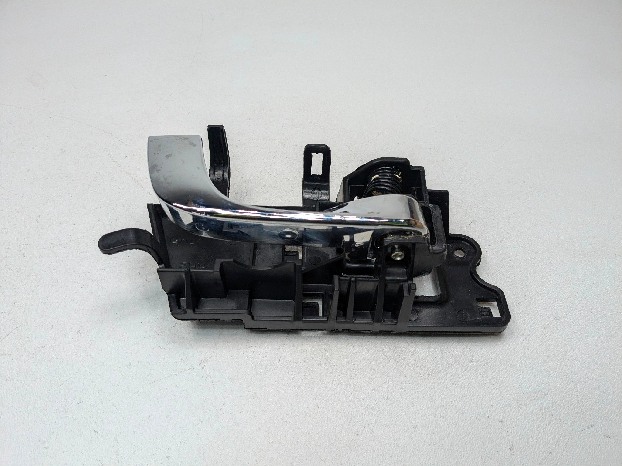 05 - 07 OEM CADILLAC CTS FRONT RIGHT PASSENGER SIDE INTERIOR DOOR HANDLE CHROME