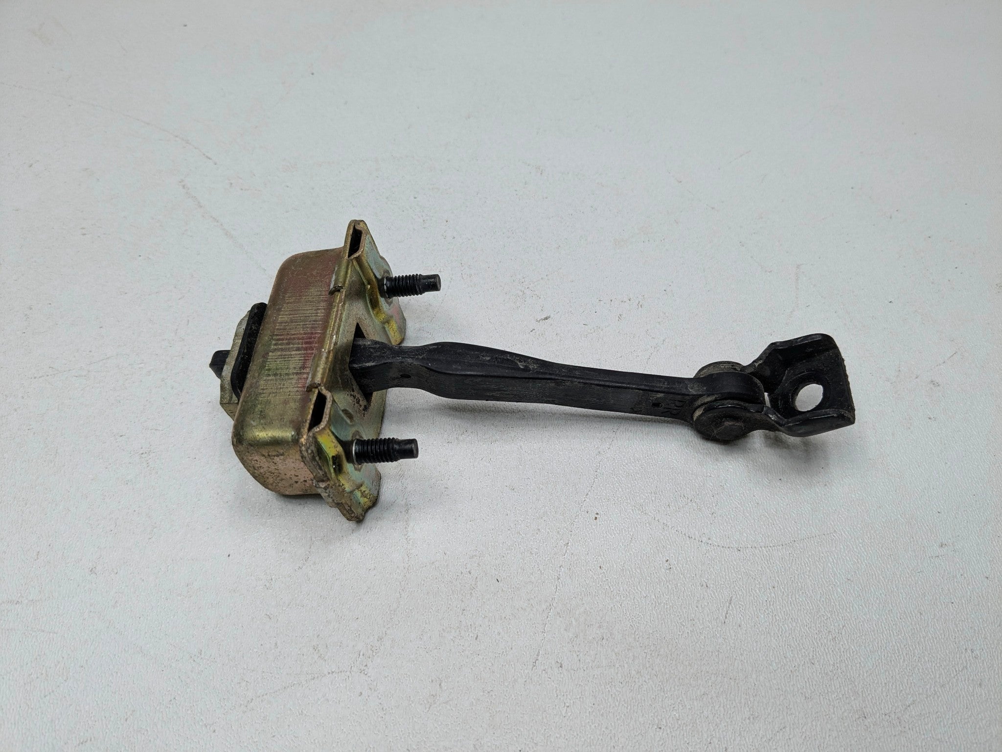 2005 - 2007 OEM CADILLAC CTS REAR LEFT DRIVER SIDE DOOR CHECK STRAP STOPPER