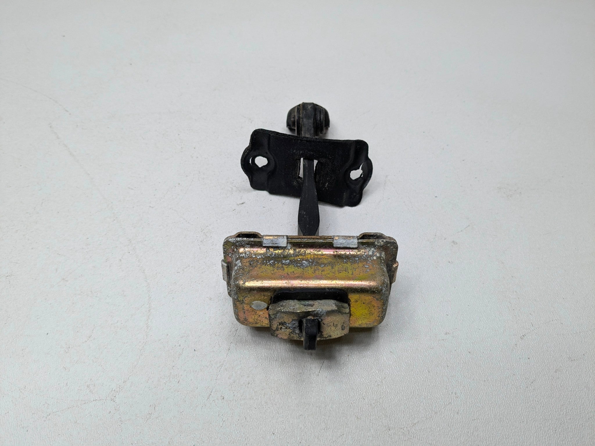 2005 - 2007 OEM CADILLAC CTS REAR RIGHT PASSENGER SIDE DOOR CHECK STRAP STOPPER