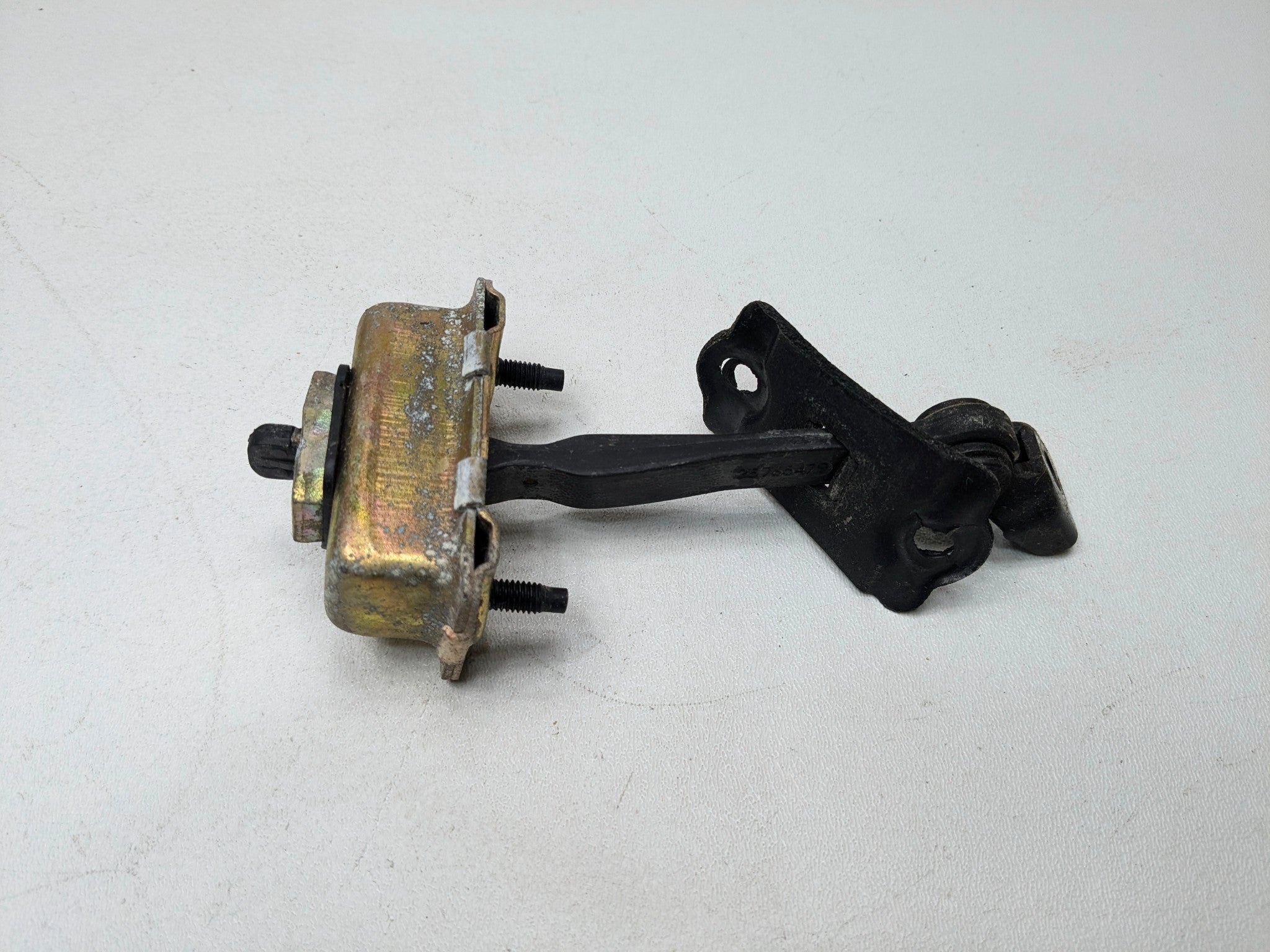 2005 - 2007 OEM CADILLAC CTS REAR RIGHT PASSENGER SIDE DOOR CHECK STRAP STOPPER