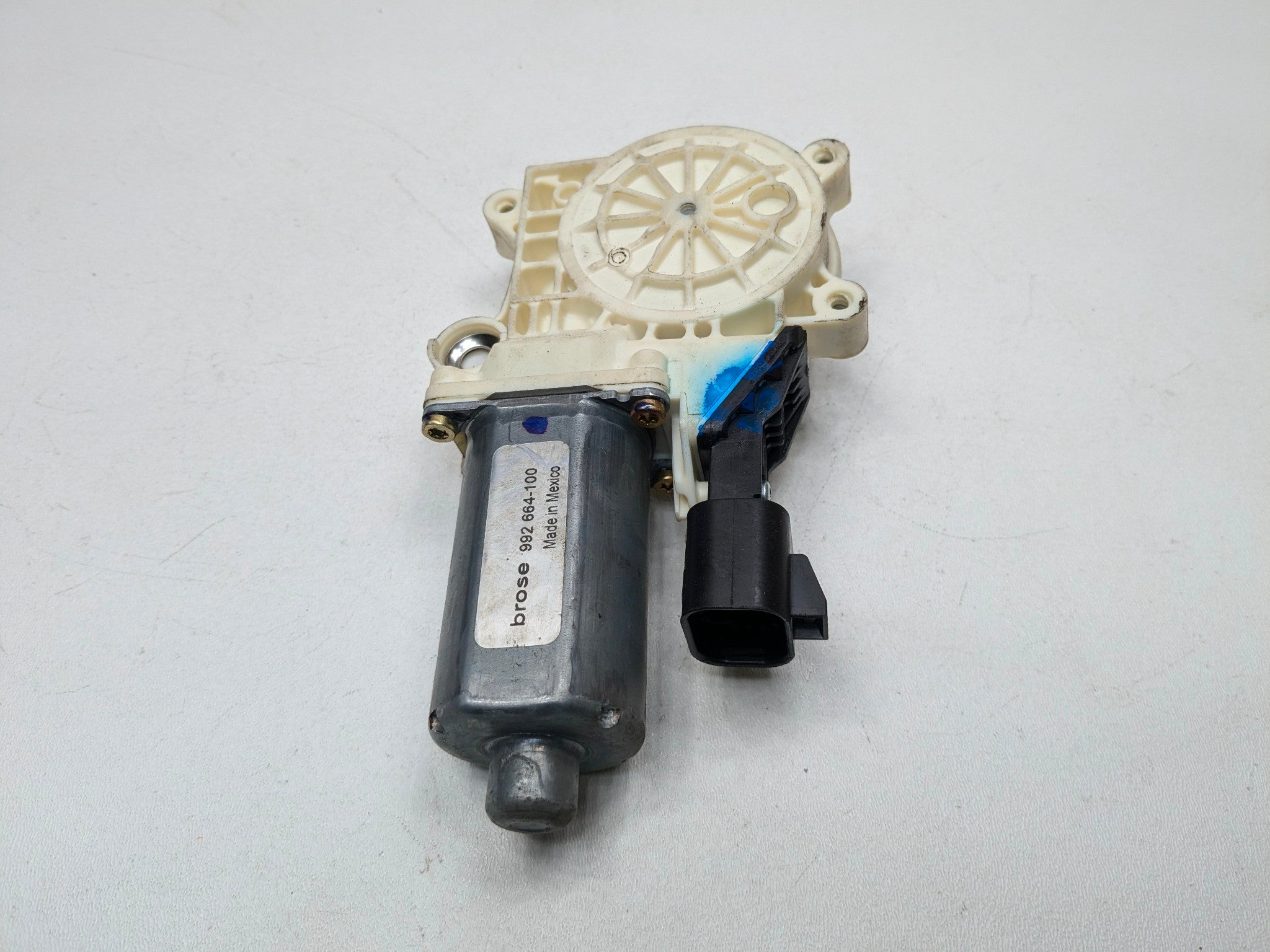 2005 - 2007 OEM CADILLAC CTS FRONT RIGHT PASSENGER SIDE POWER WINDOW MOTOR