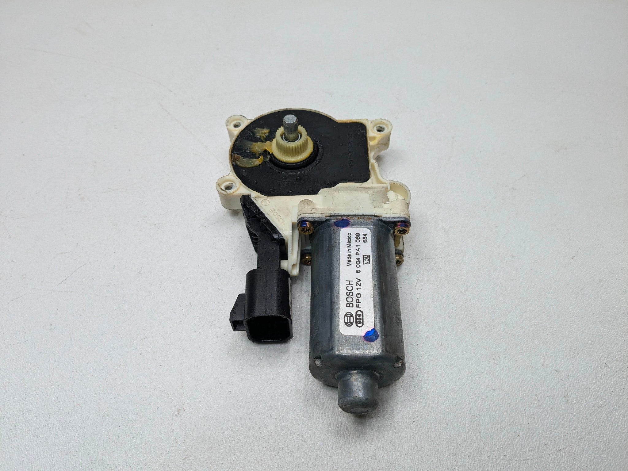 2005 - 2007 OEM CADILLAC CTS FRONT RIGHT PASSENGER SIDE POWER WINDOW MOTOR