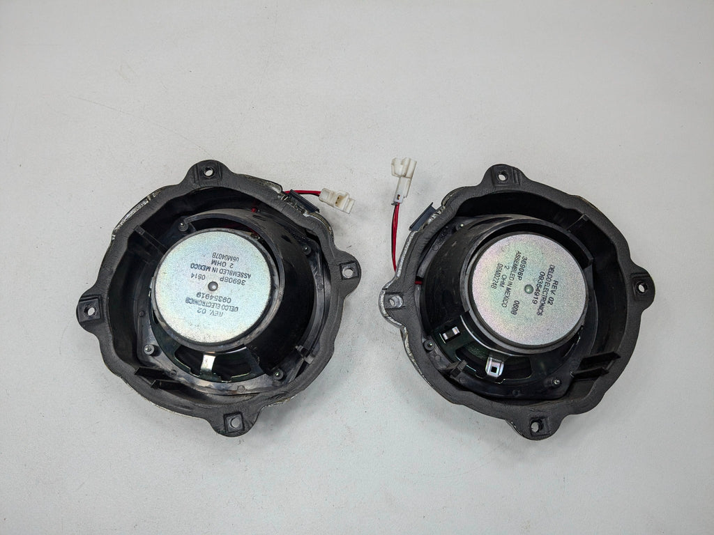 05 - 07 OEM CADILLAC CTS FRONT REAR LEFT AND RIGHT SIDE DOOR SPEAKER SET OF 4