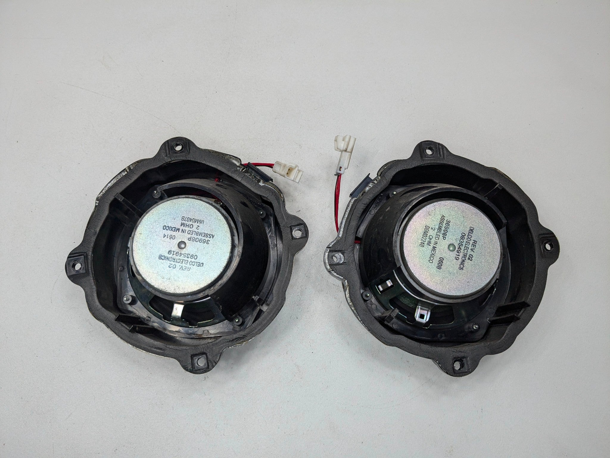 05 - 07 OEM CADILLAC CTS FRONT REAR LEFT AND RIGHT SIDE DOOR SPEAKER SET OF 4