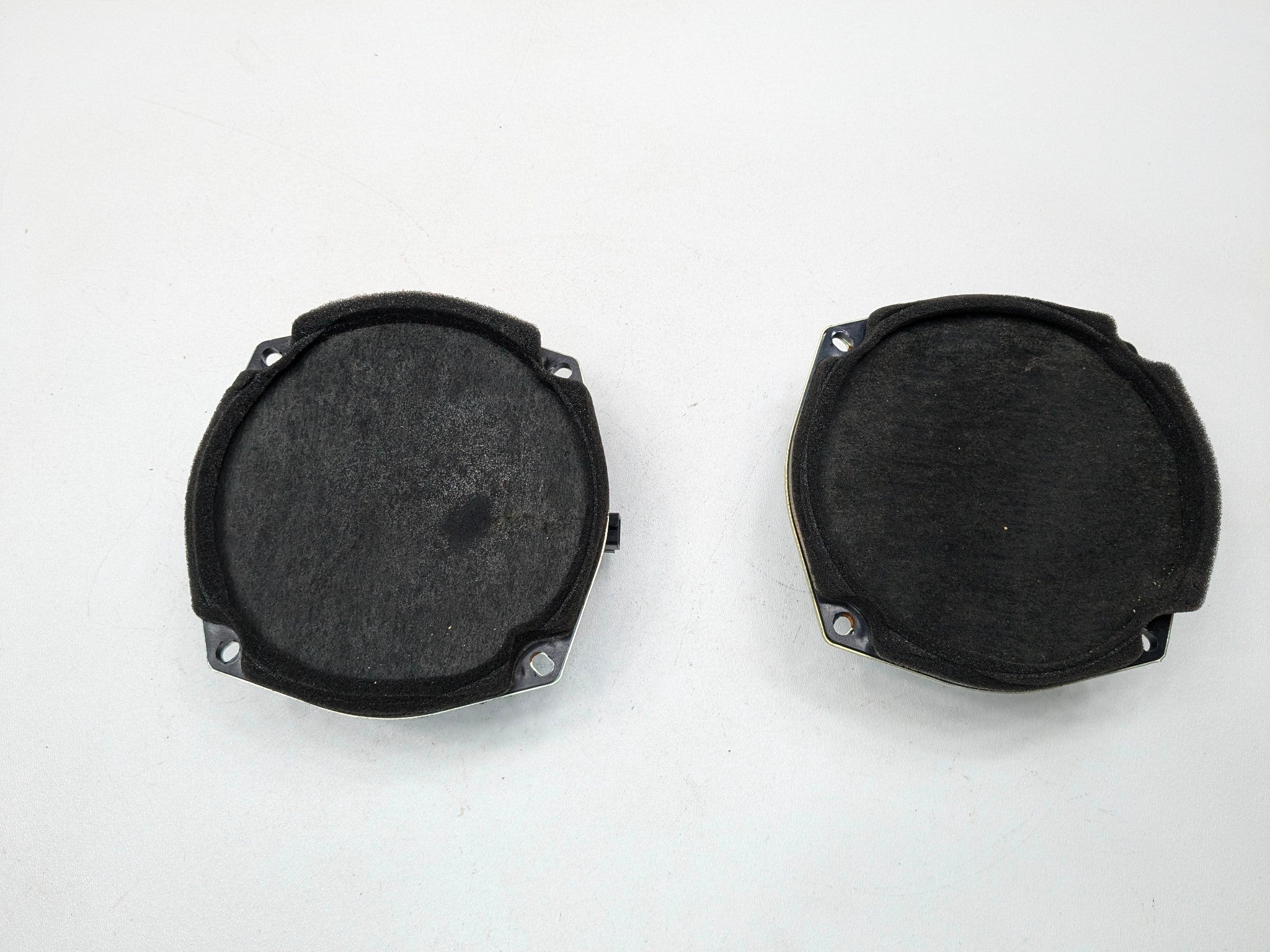05 - 07 OEM CADILLAC CTS FRONT REAR LEFT AND RIGHT SIDE DOOR SPEAKER SET OF 4