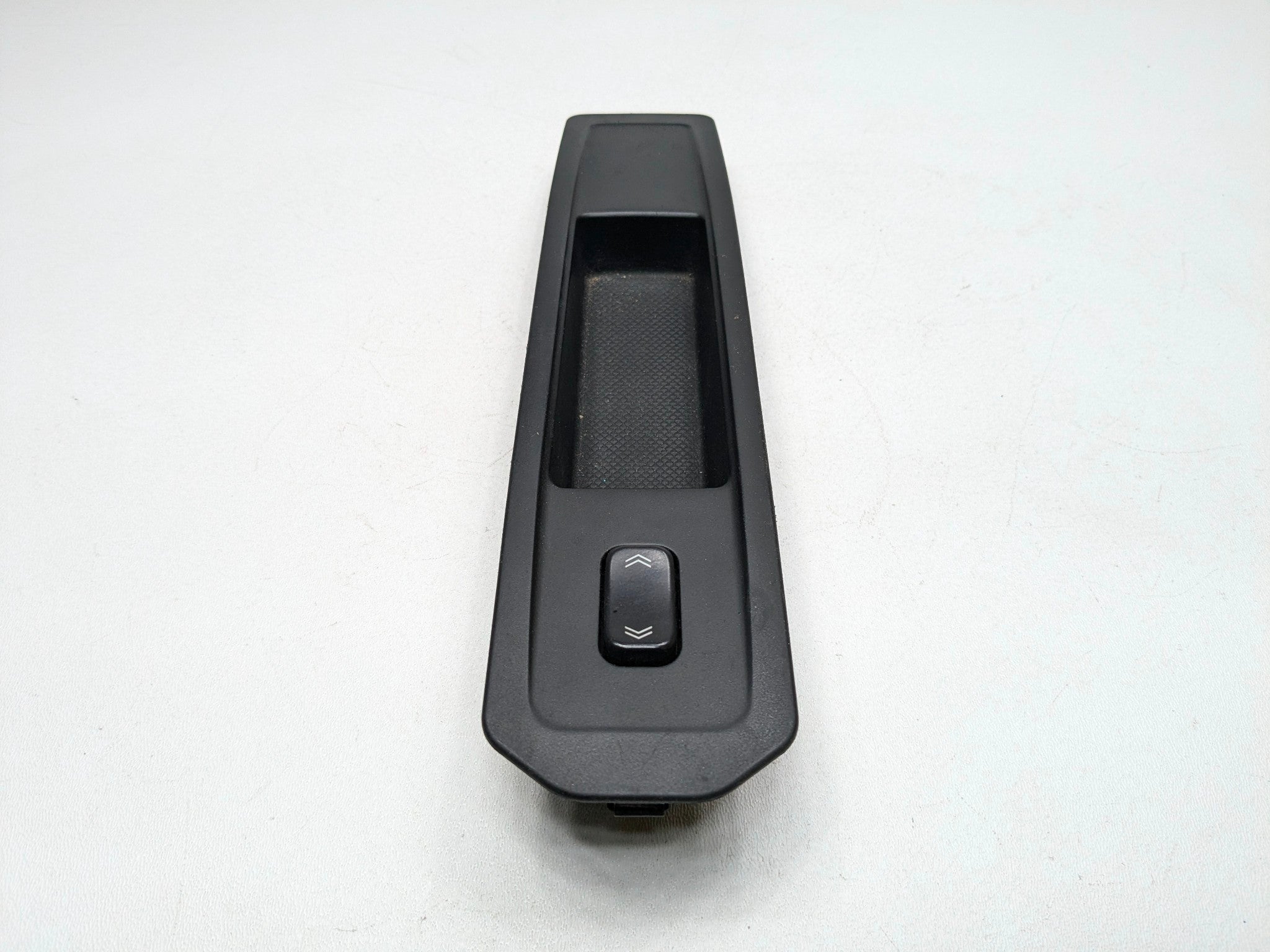 2005 - 2007 OEM CADILLAC CTS FRONT RIGHT SIDE INTERIOR DOOR WINDOW SWITCH