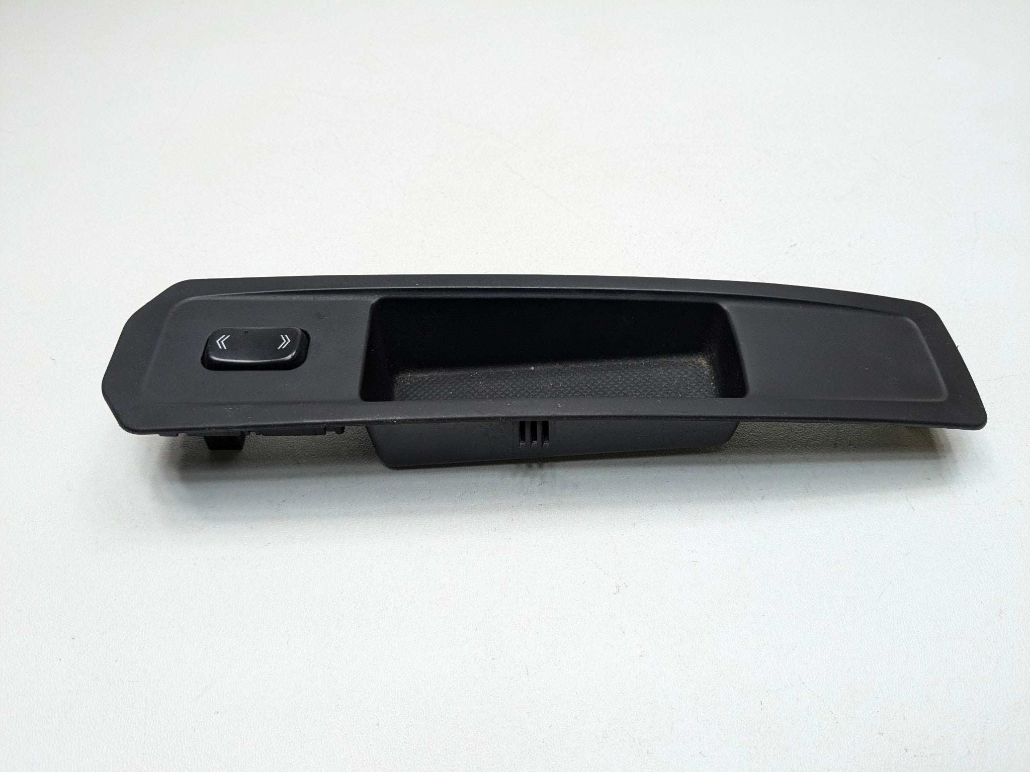 2005 - 2007 OEM CADILLAC CTS FRONT RIGHT SIDE INTERIOR DOOR WINDOW SWITCH