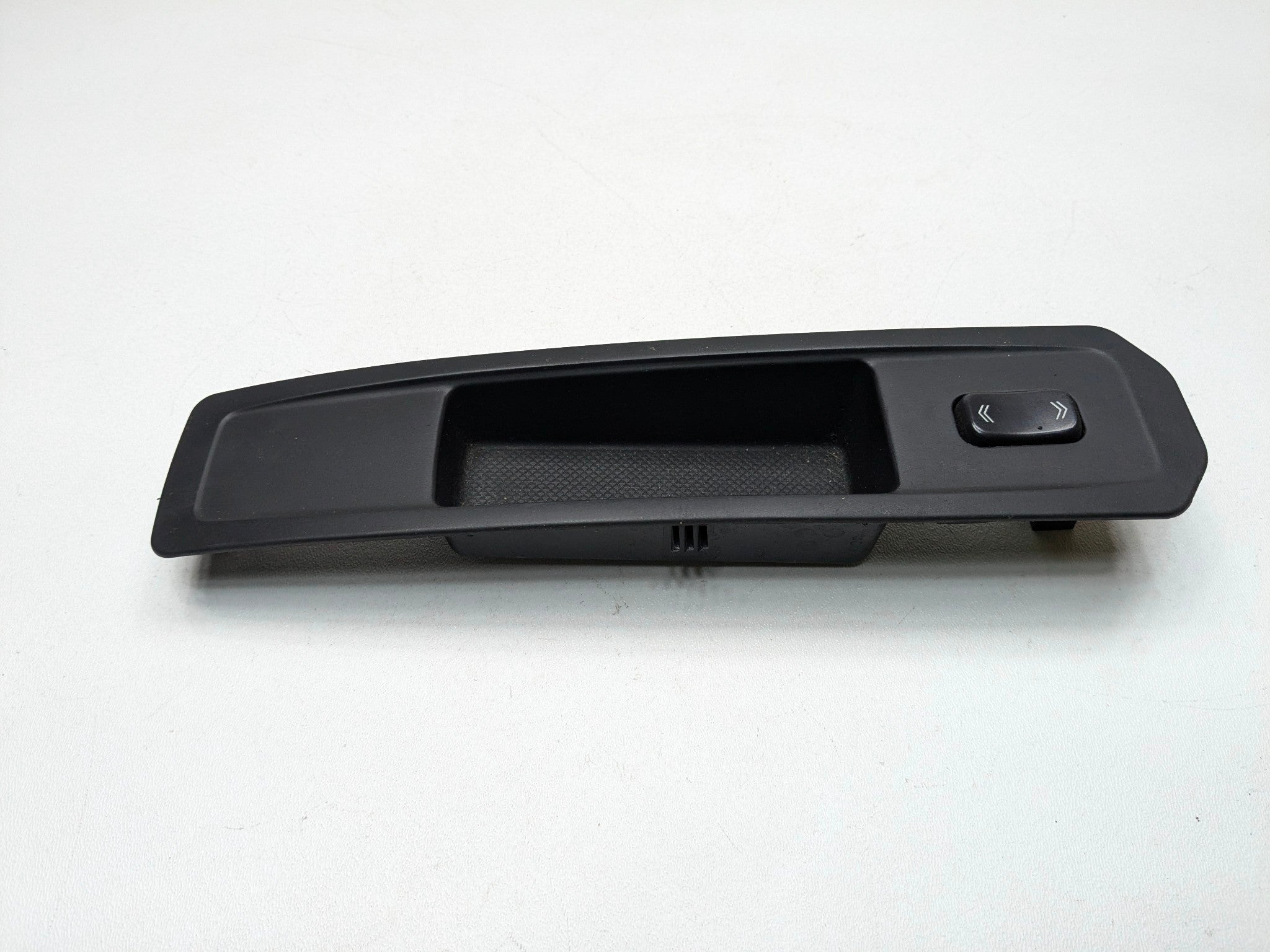 2005 - 2007 OEM CADILLAC CTS FRONT RIGHT SIDE INTERIOR DOOR WINDOW SWITCH