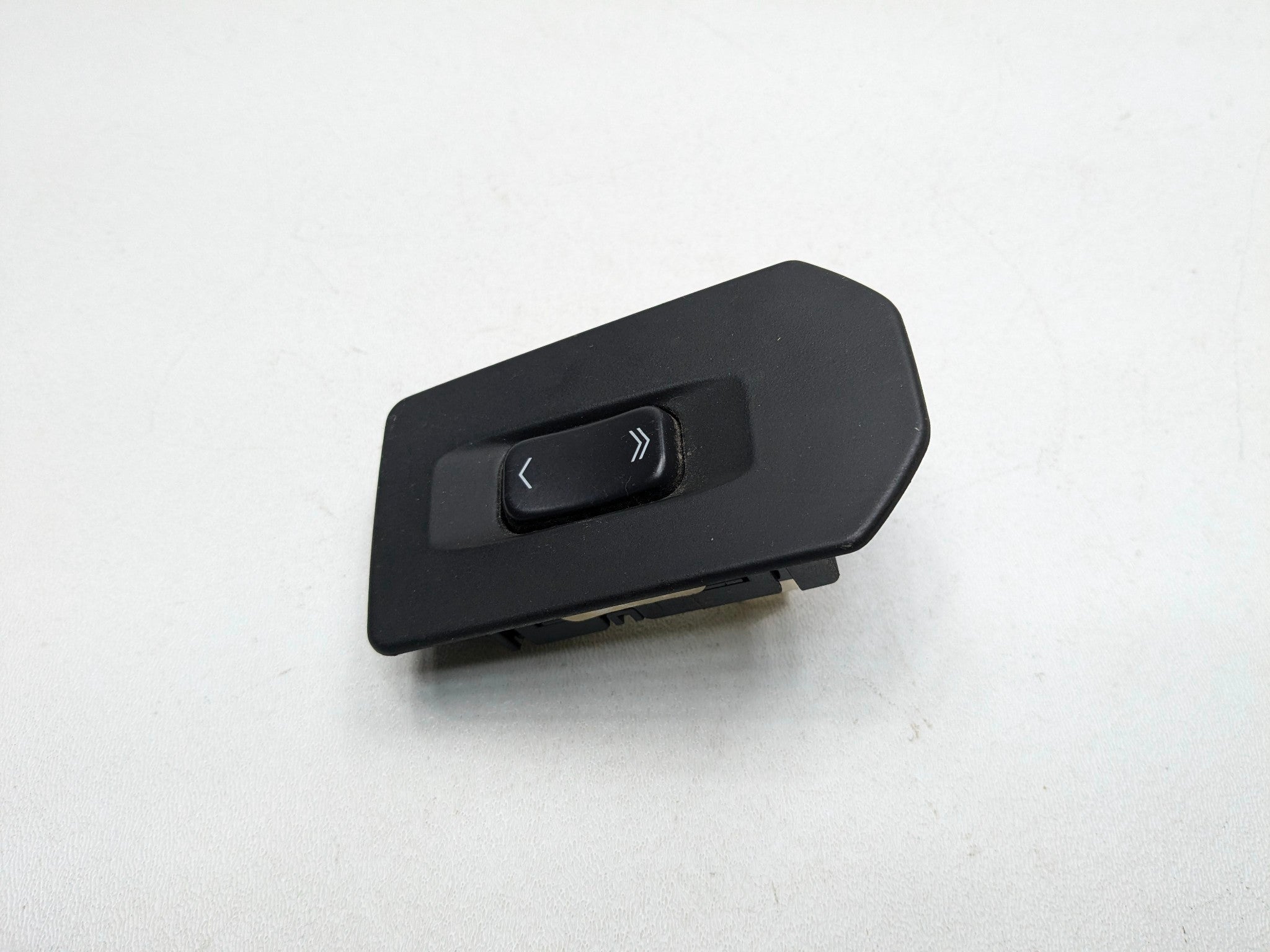 2005 - 2007 OEM CADILLAC CTS REAR LEFT DRIVER SIDE DOOR WINDOW SWITCH BLACK