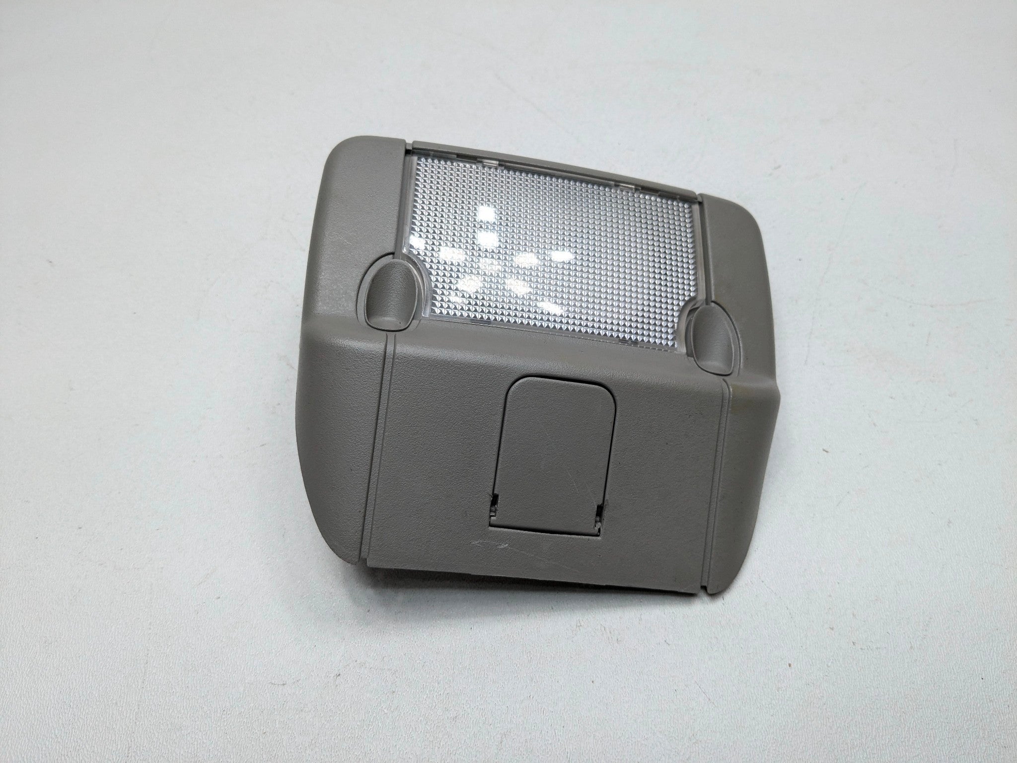 2005 - 2007 OEM CADILLAC CTS REAR OVERHEAD CONSOLE DOME LIGHT COVER LAMP GRAY