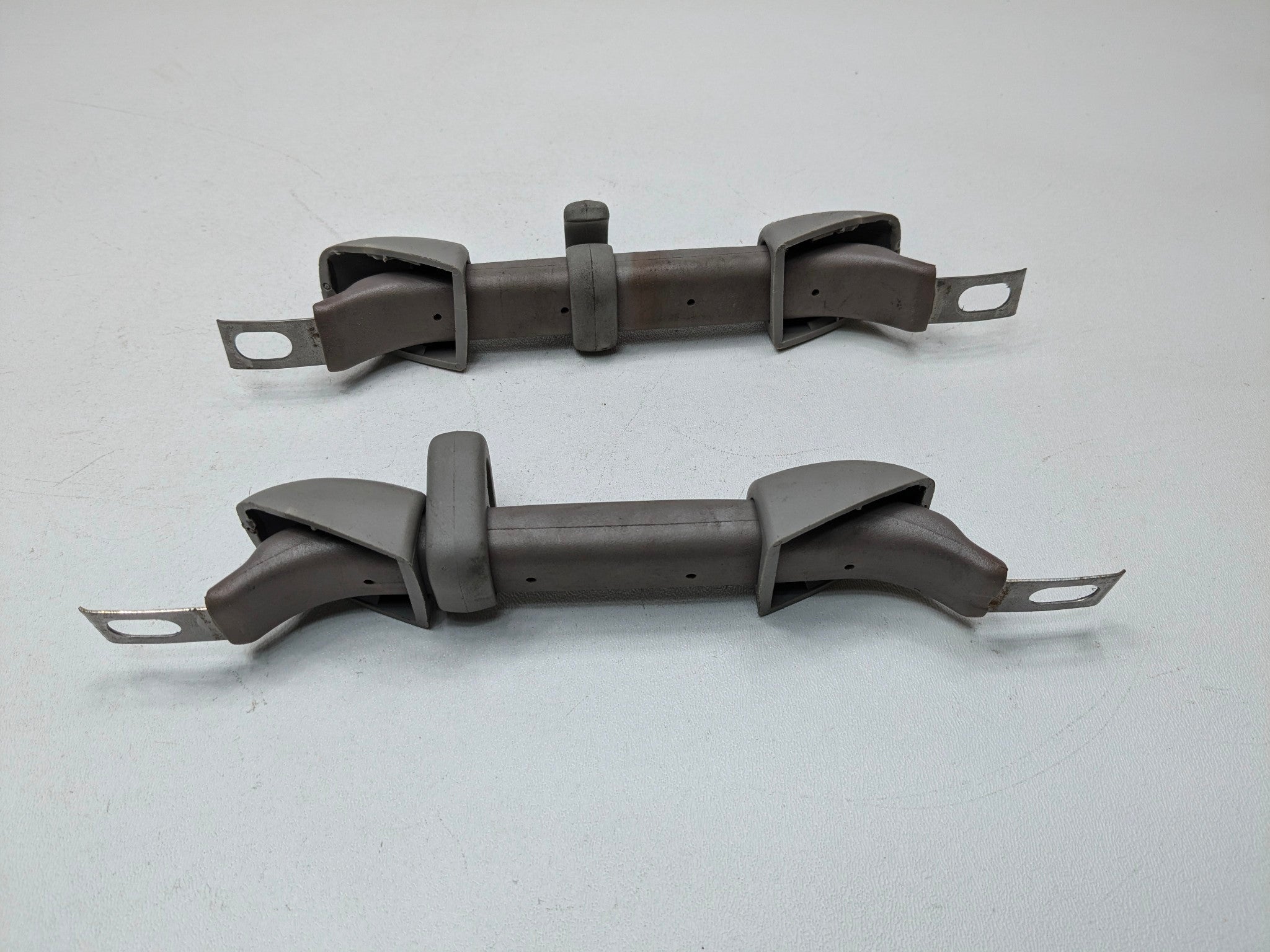 2005 - 2007 OEM CADILLAC CTS INTERIOR OVERHEAD GRAB HANDLE PAIR GRAY