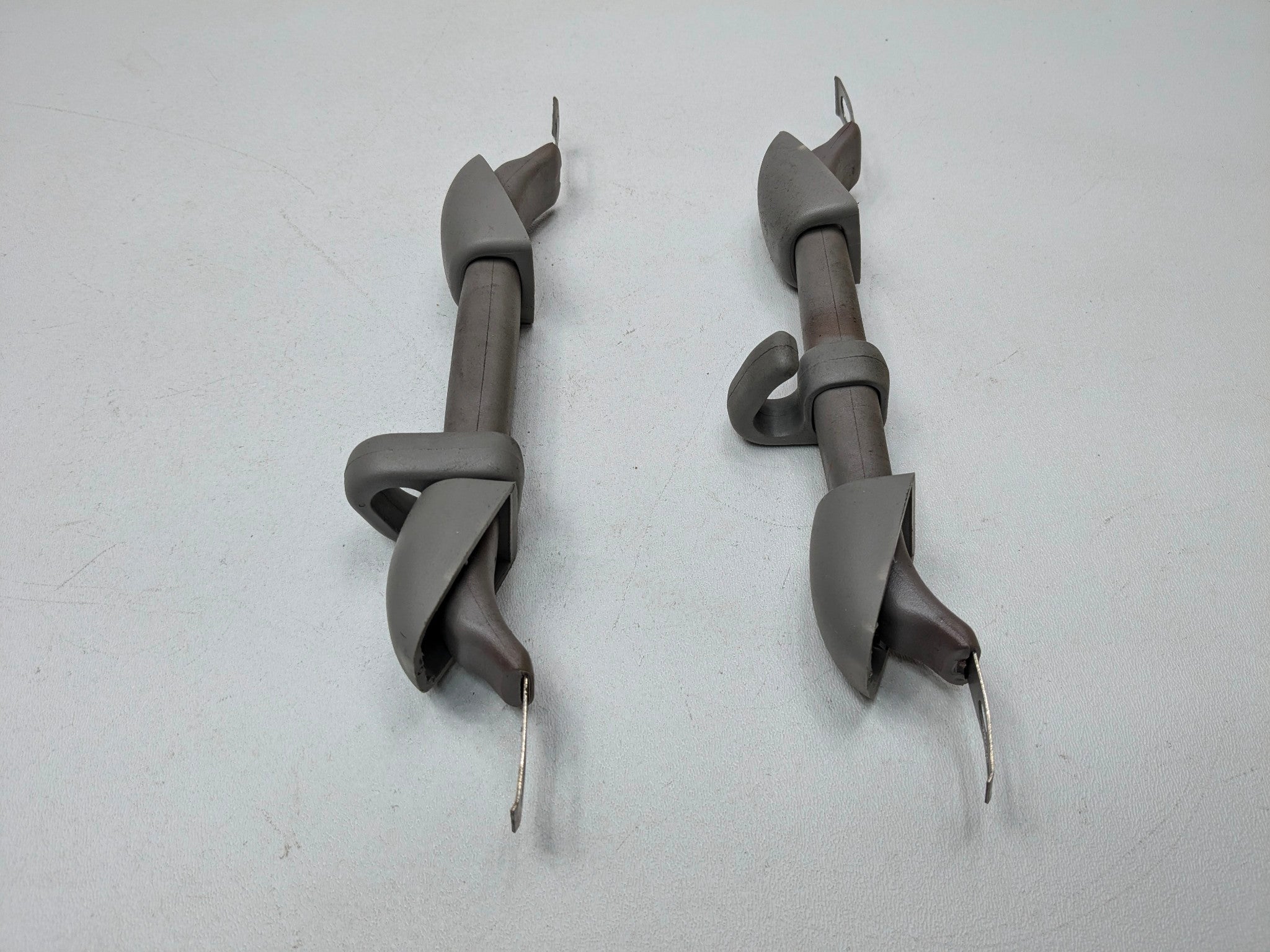 2005 - 2007 OEM CADILLAC CTS INTERIOR OVERHEAD GRAB HANDLE PAIR GRAY