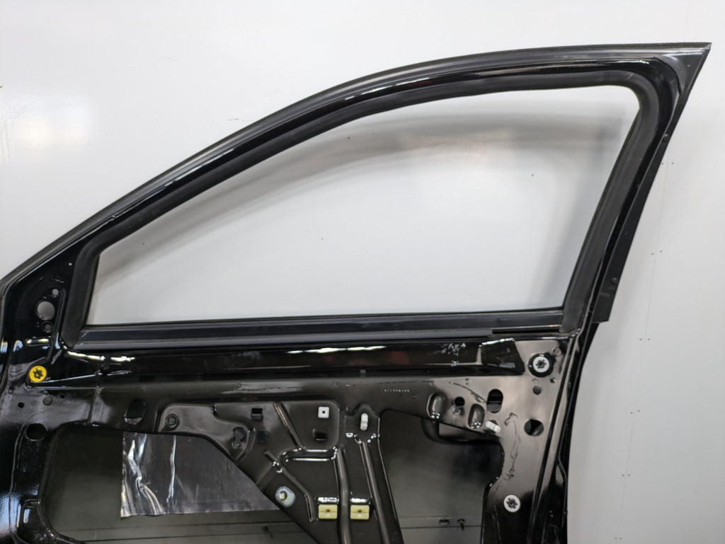 2005 - 2007 OEM CADILLAC CTS FRONT RIGHT PASSENGER SIDE DOOR SHELL PANEL BLACK
