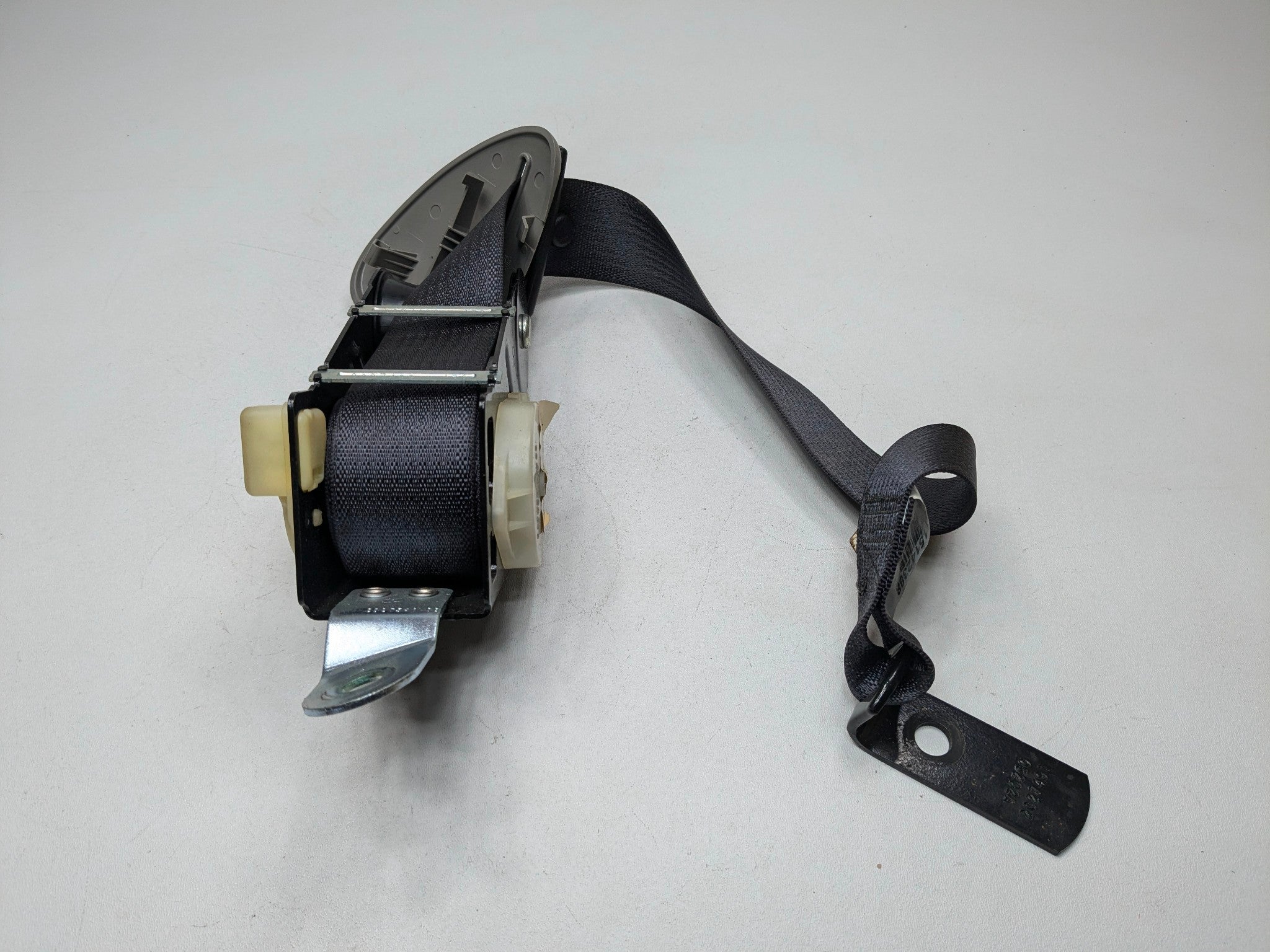 2005 - 2007 OEM CADILLAC CTS REAR RIGHT PASSENGER SIDE SEAT BELT RETRACTOR