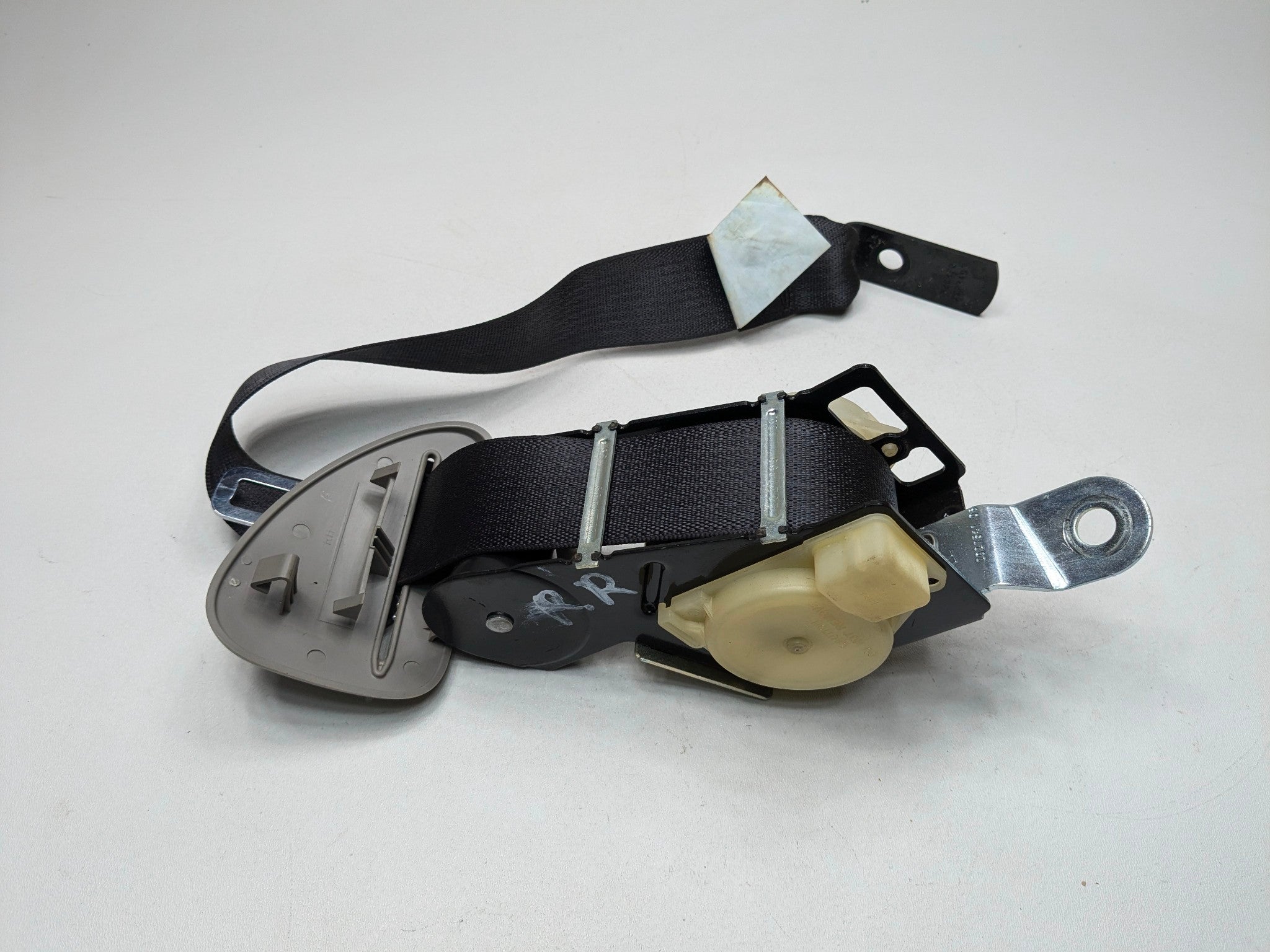 2005 - 2007 OEM CADILLAC CTS REAR RIGHT PASSENGER SIDE SEAT BELT RETRACTOR