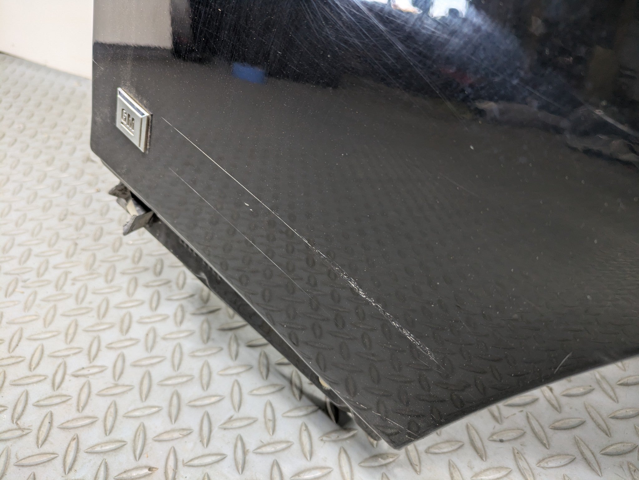 2005 - 2007 OEM CADILLAC CTS RIGHT PASSENGER SIDE FENDER COVER PANEL BLACK