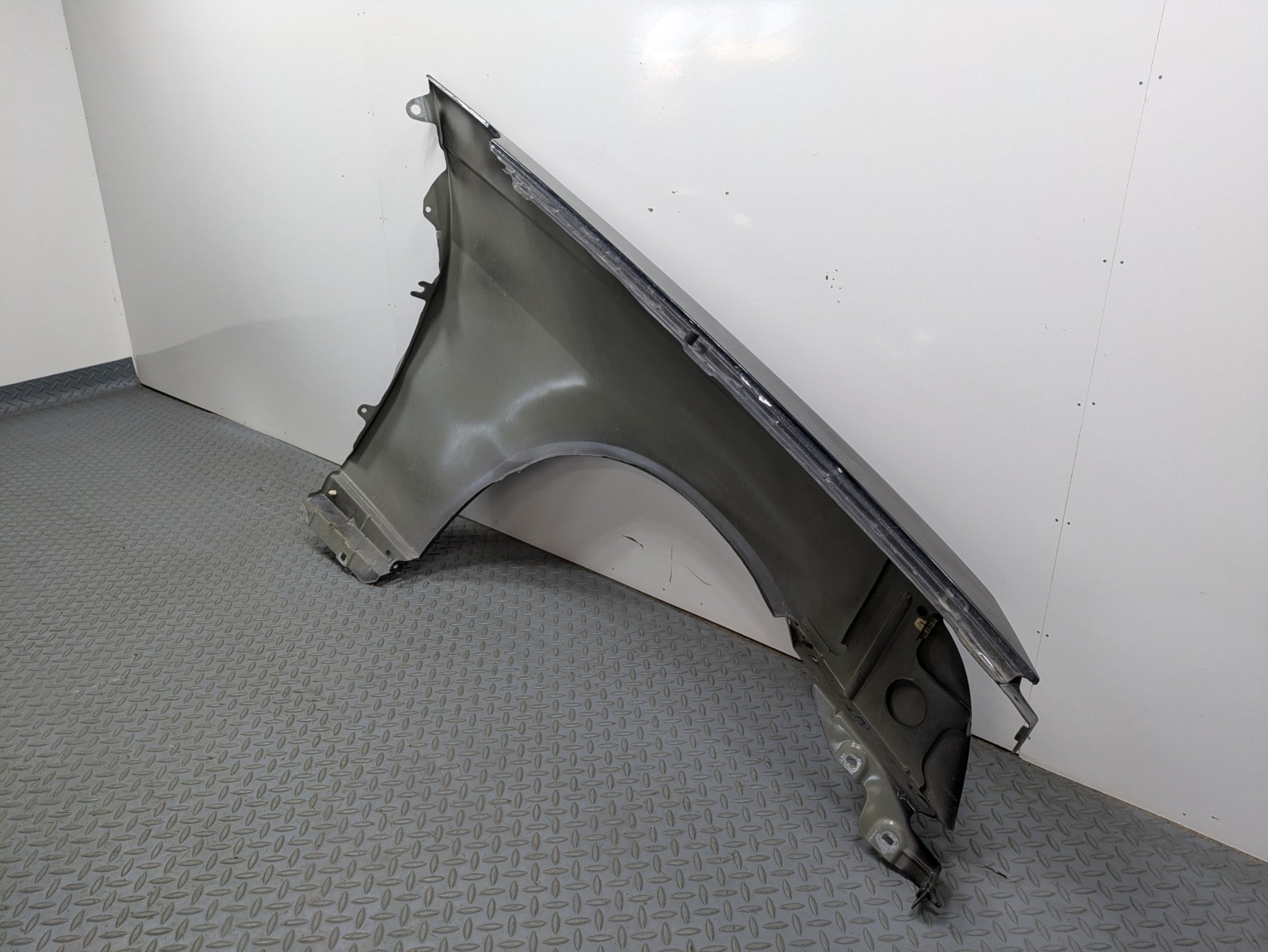 2005 - 2007 OEM CADILLAC CTS LEFT DRIVER SIDE FENDER COVER PANEL BLACK