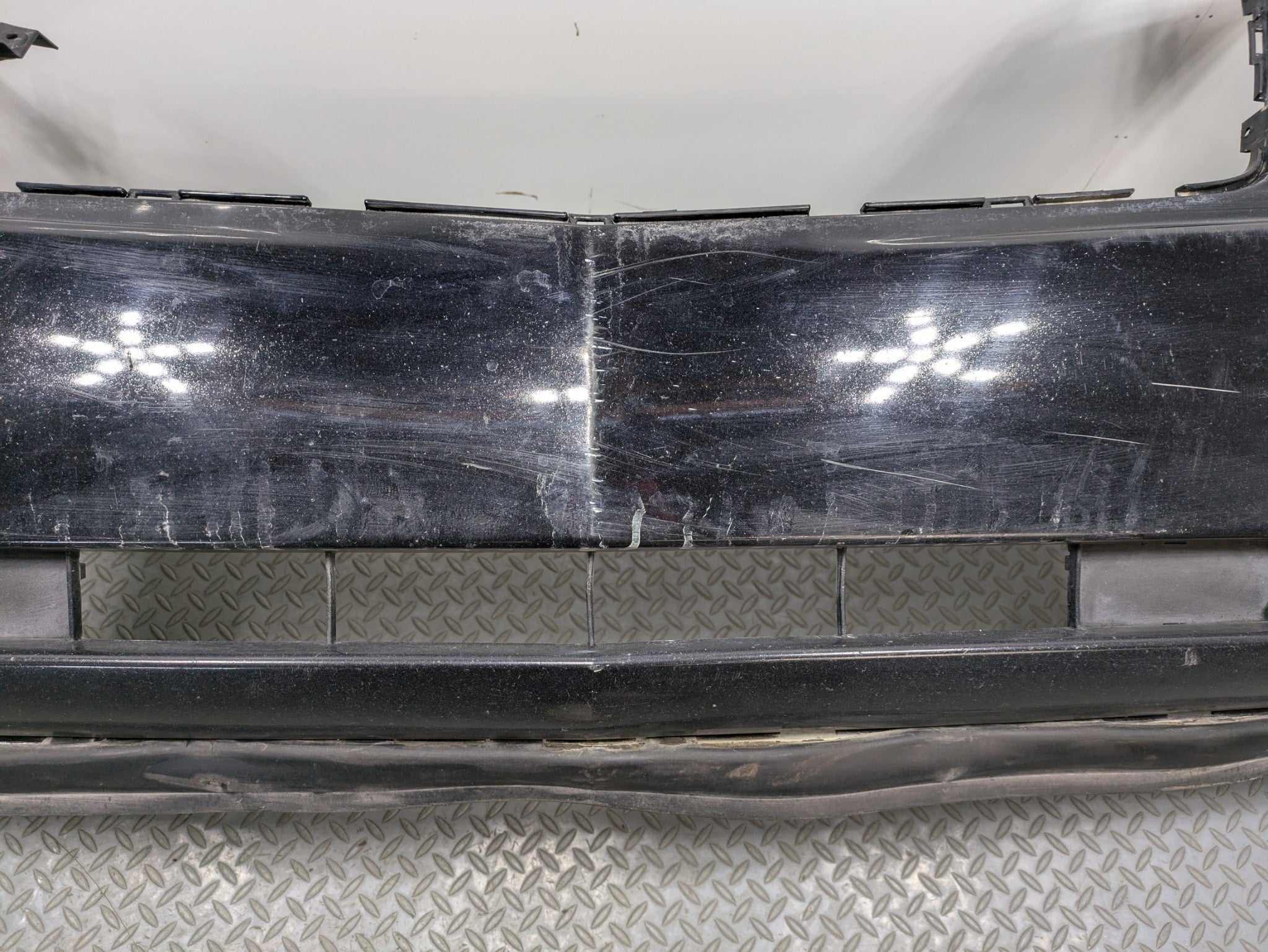 2005 - 2007 OEM CADILLAC CTS FRONT BUMPER COVER PANEL ASSEMBLY BLACK
