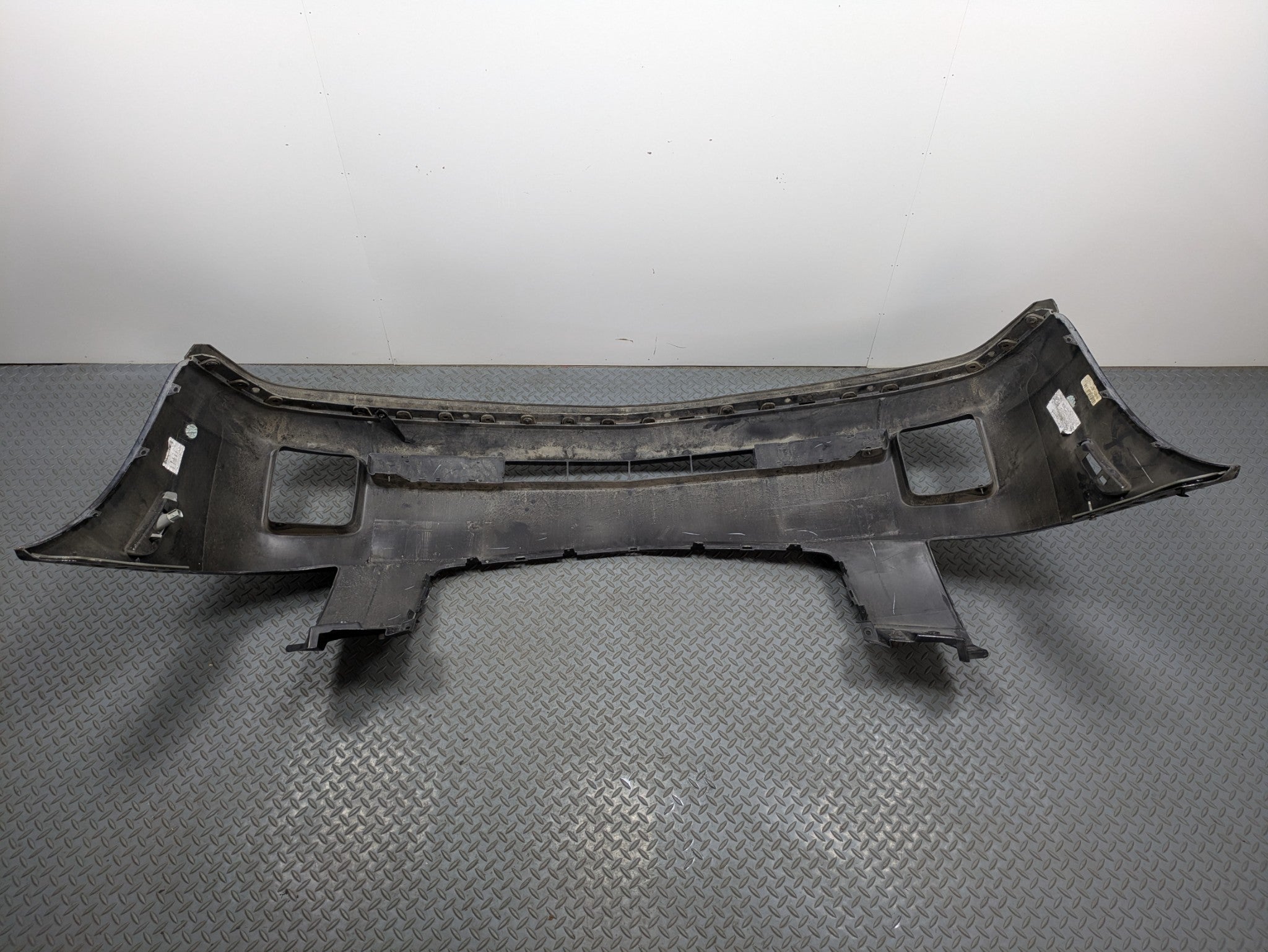2005 - 2007 OEM CADILLAC CTS FRONT BUMPER COVER PANEL ASSEMBLY BLACK