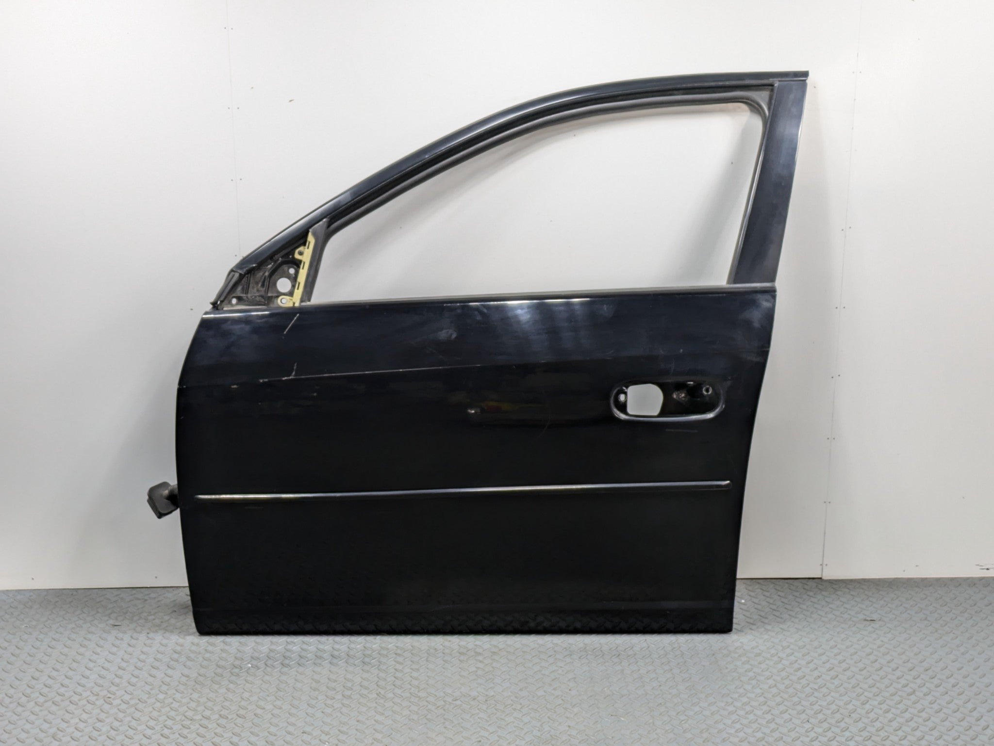 2005 - 2007 OEM CADILLAC CTS FRONT LEFT DRIVER SIDE DOOR SHELL PANEL BLACK