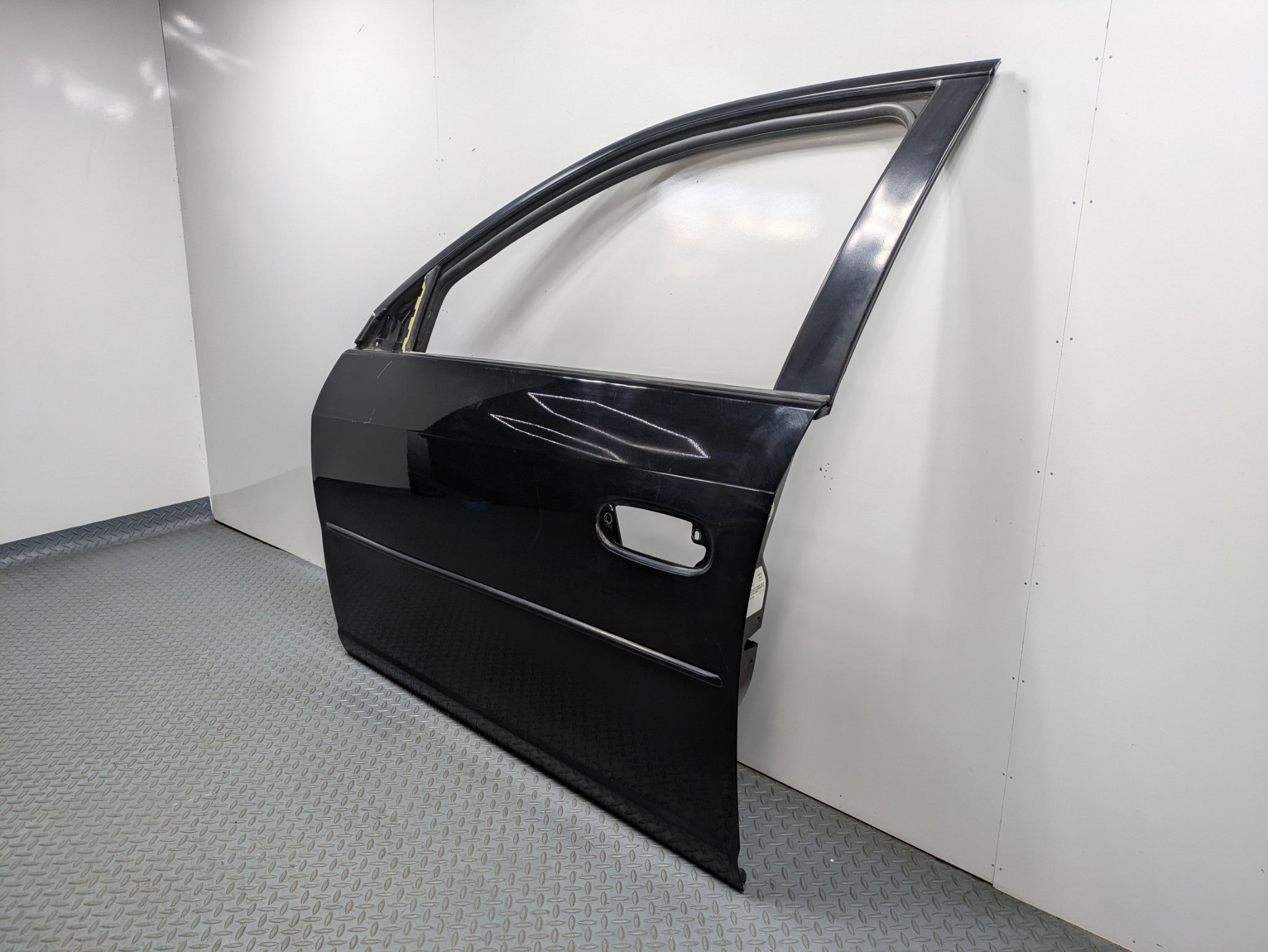 2005 - 2007 OEM CADILLAC CTS FRONT LEFT DRIVER SIDE DOOR SHELL PANEL BLACK