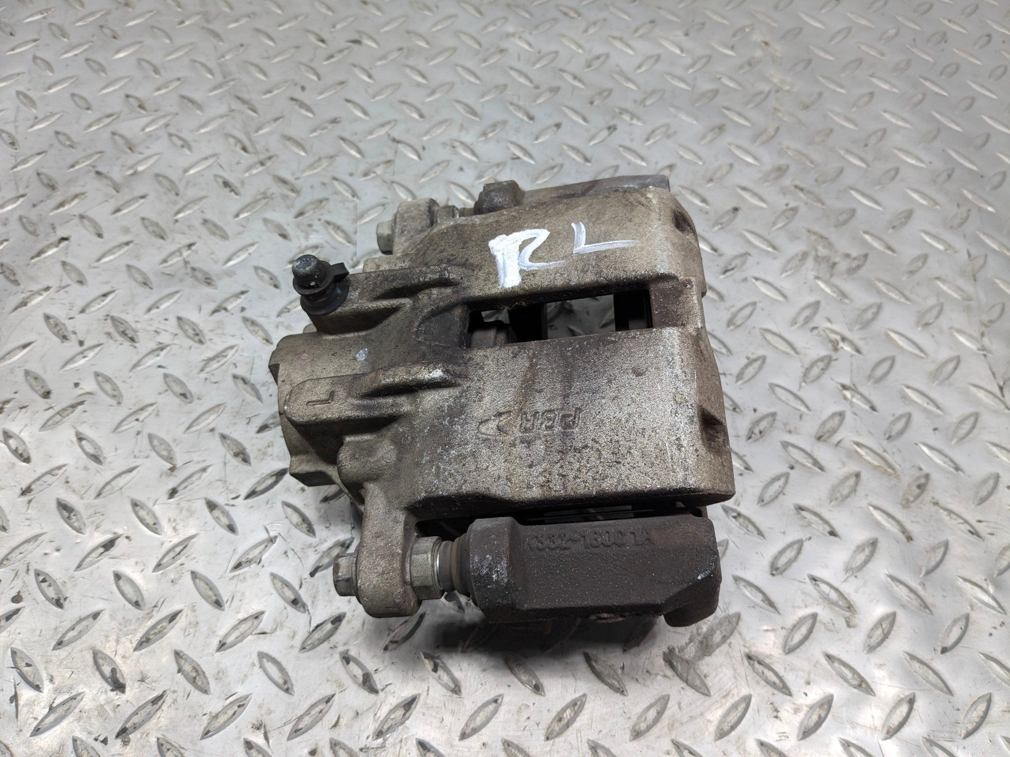 2005 - 2007 OEM CADILLAC CTS REAR LEFT DRIVER SIDE BRAKE CALIPER ASSEMBLY